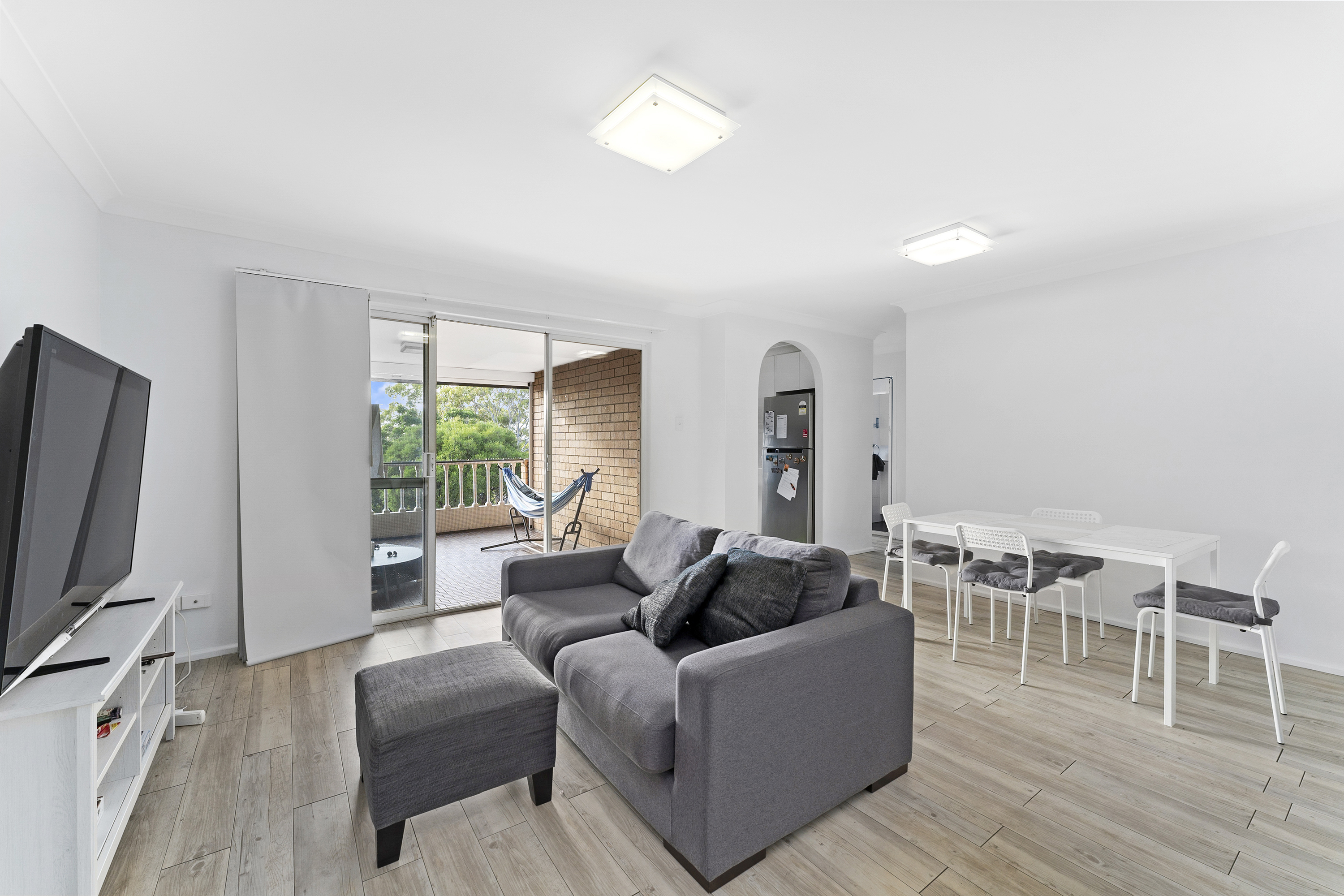 Image: Spacious & Light-Filled Apartment in a Prime Location