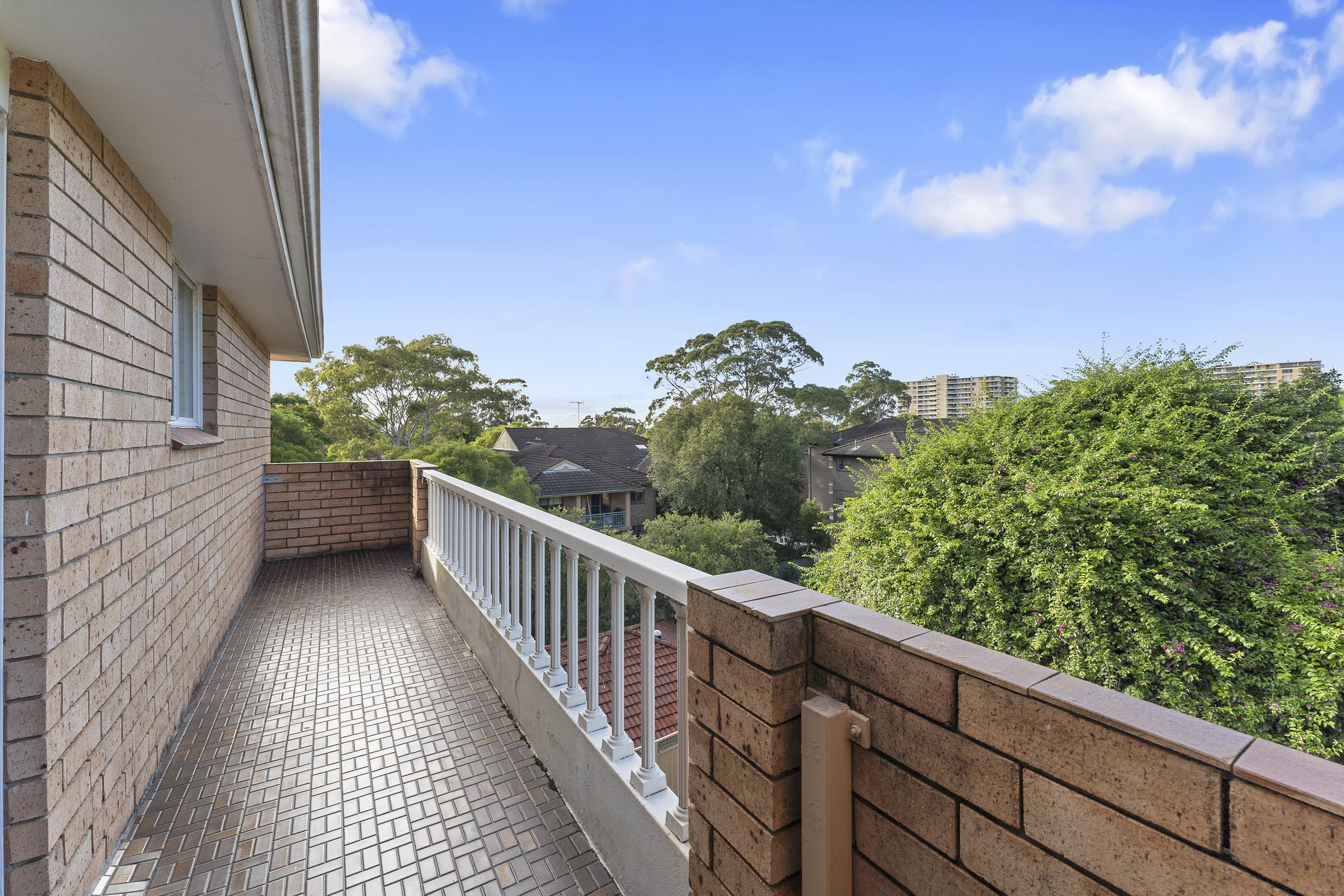 Image: Spacious & Light-Filled Apartment in a Prime Location