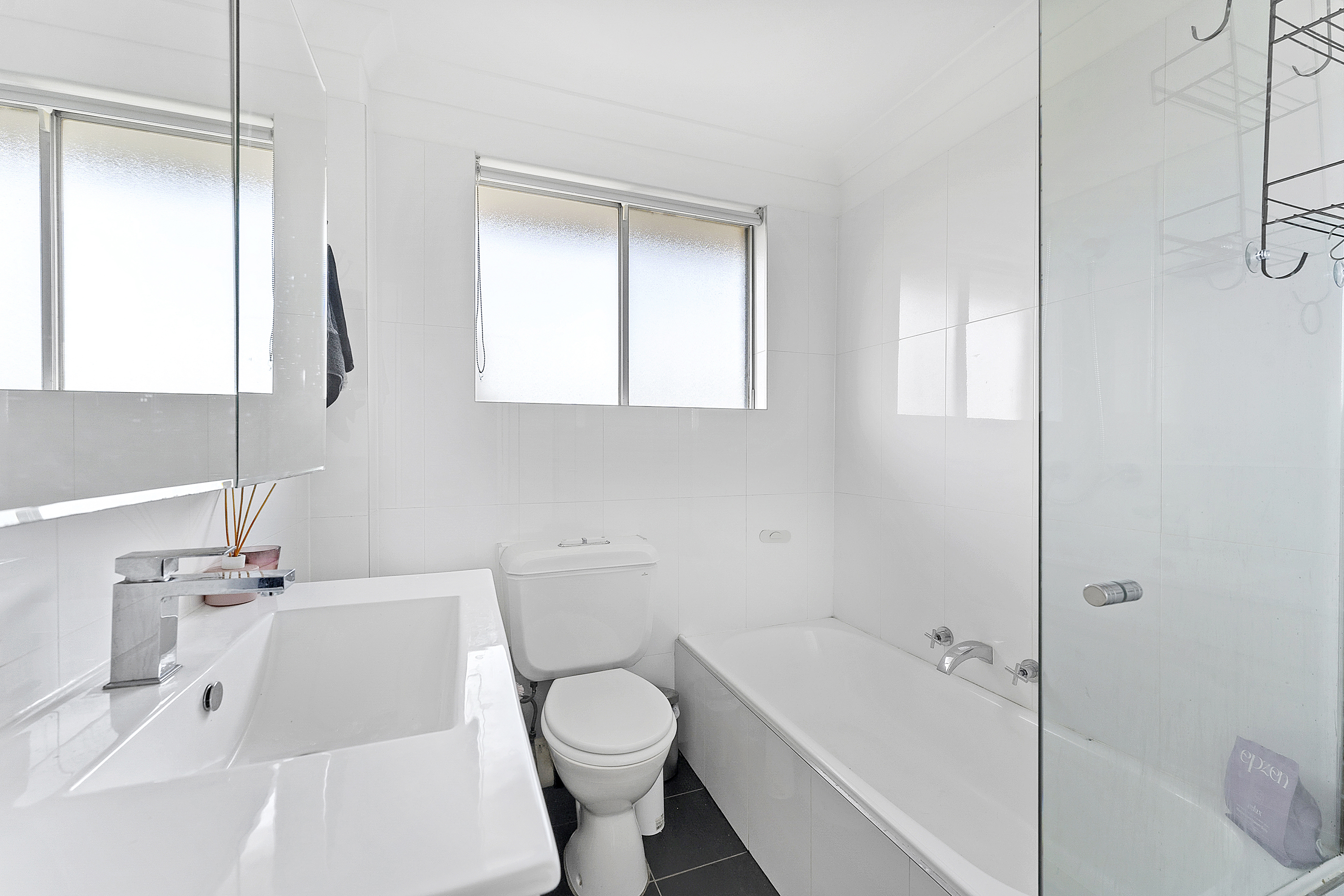 Image: Spacious & Light-Filled Apartment in a Prime Location