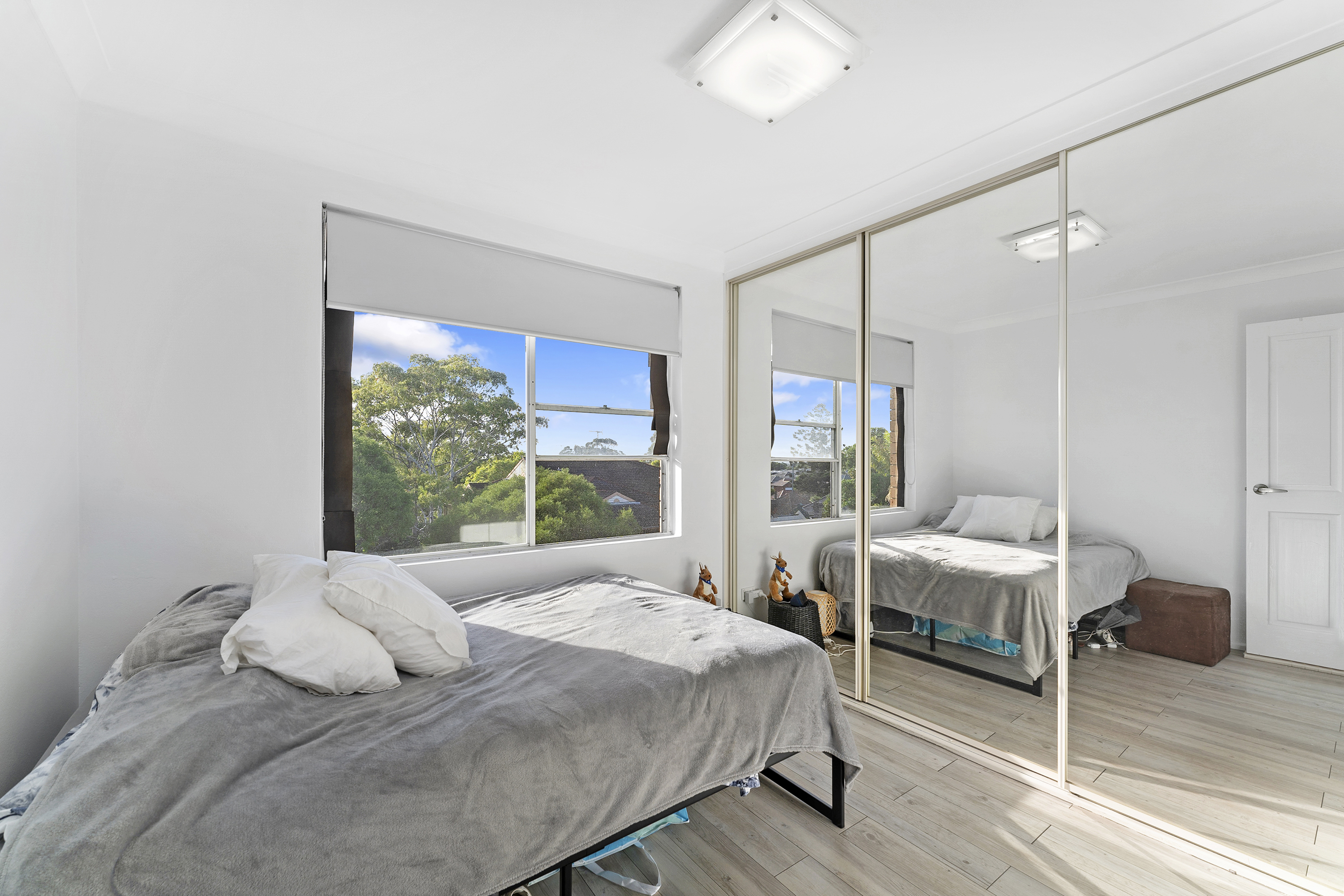 Image: Spacious & Light-Filled Apartment in a Prime Location