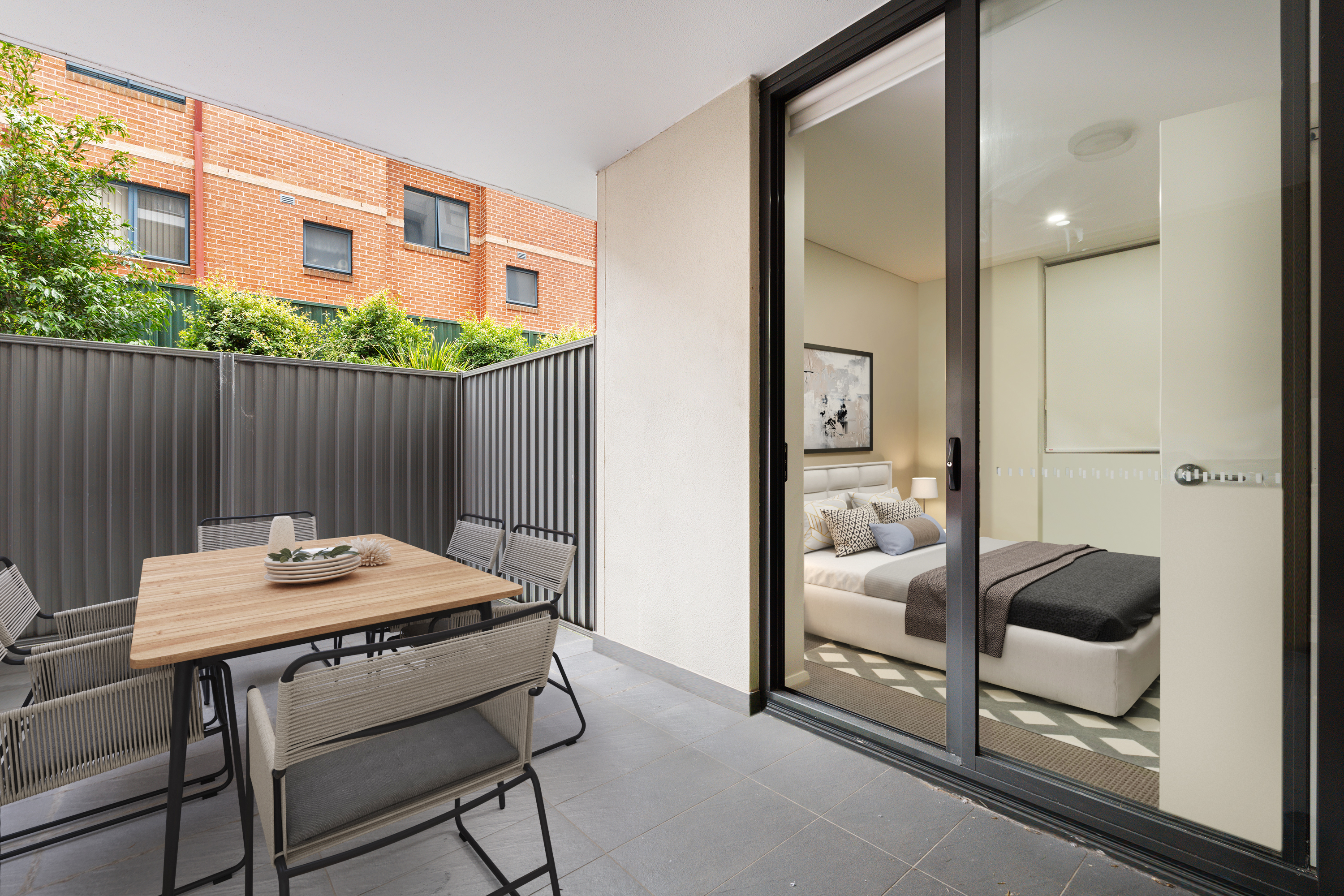 Image: Modern Ground Floor Apartment with Sunny North-Facing Courtyard
