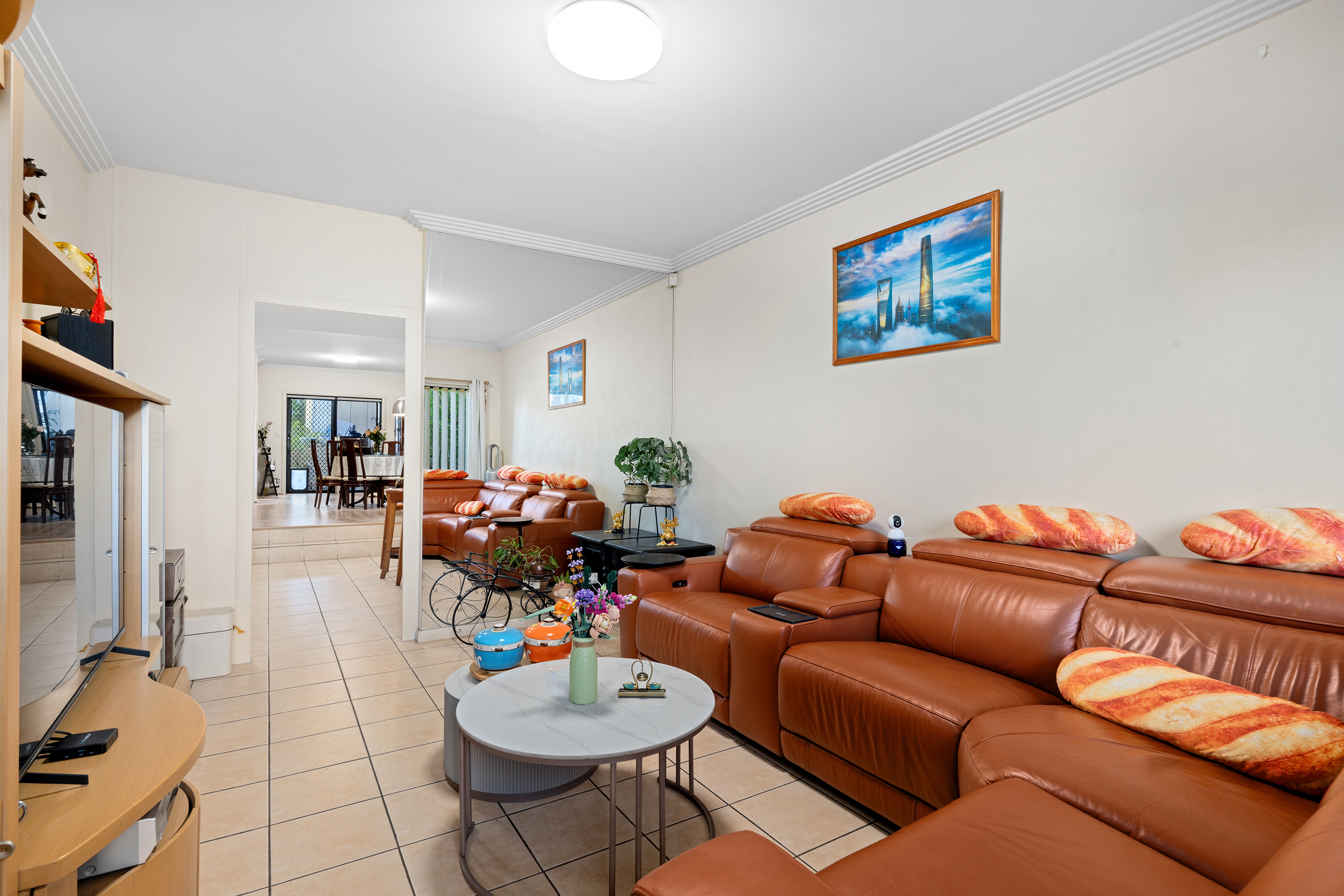 Image: Modern Elegance in a Prime Location - 21A Lawrence Street CONTACT YOYO 0425 627 887