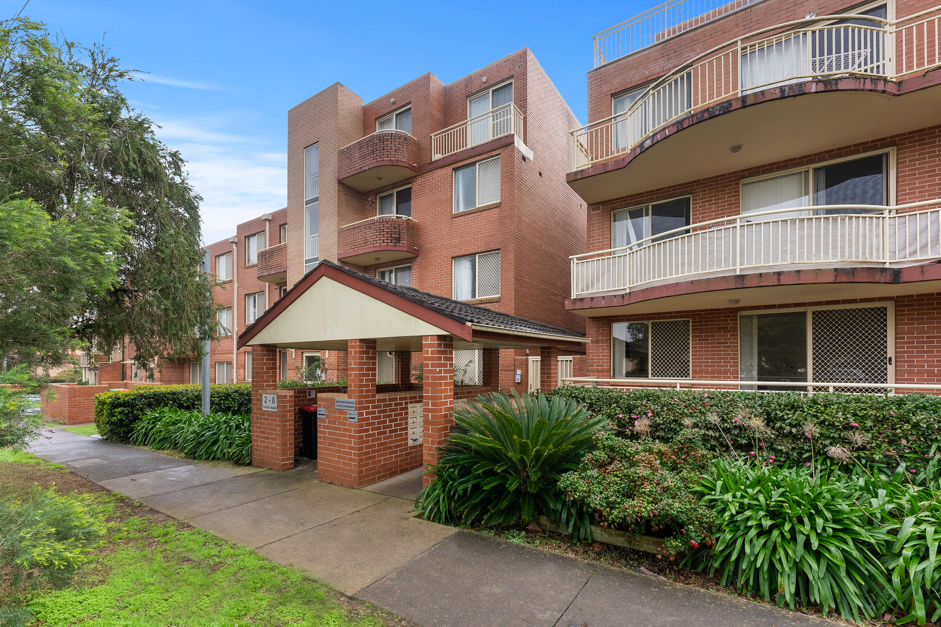 Image: SOLD BY JERRY KURZVEIL - 0416 166 610