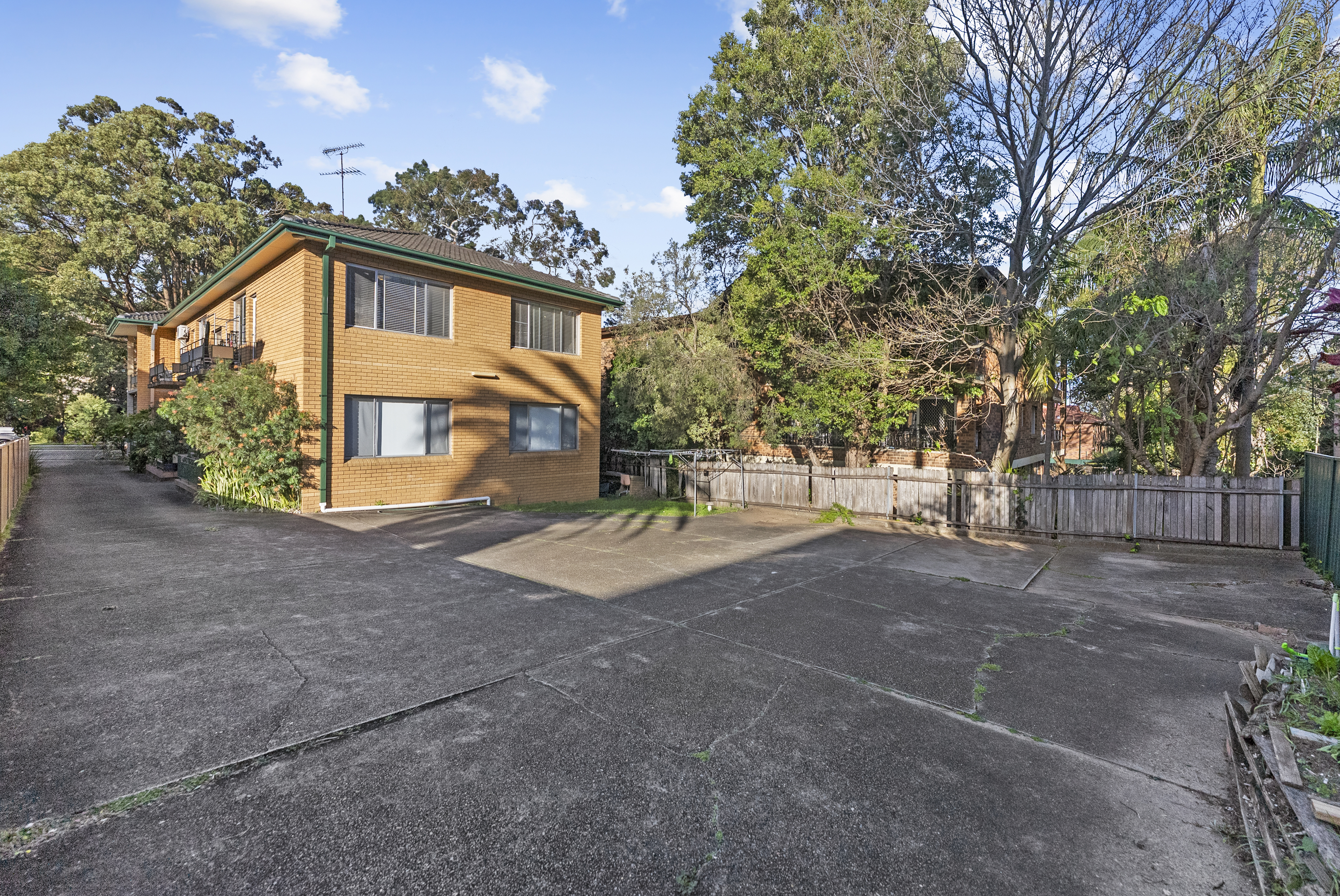 Image: SOLD BY YOYO XU - 0425627887