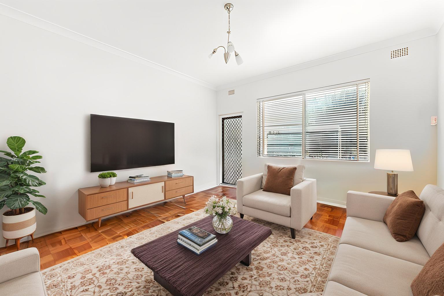 SOLD BY YOYO XU - 0425627887