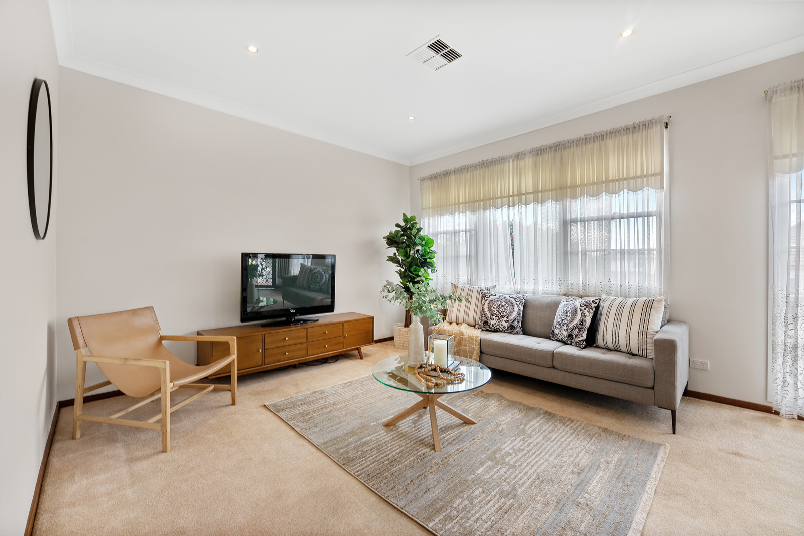 Image: Warm and Inviting Two Bedroom Villa