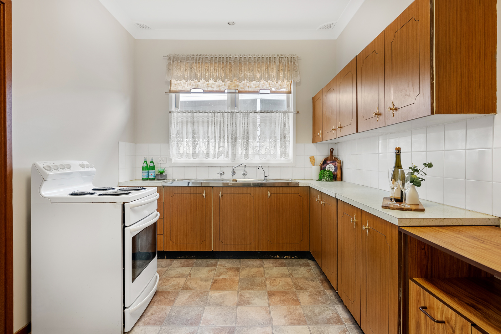 Image: Warm and Inviting Two Bedroom Villa