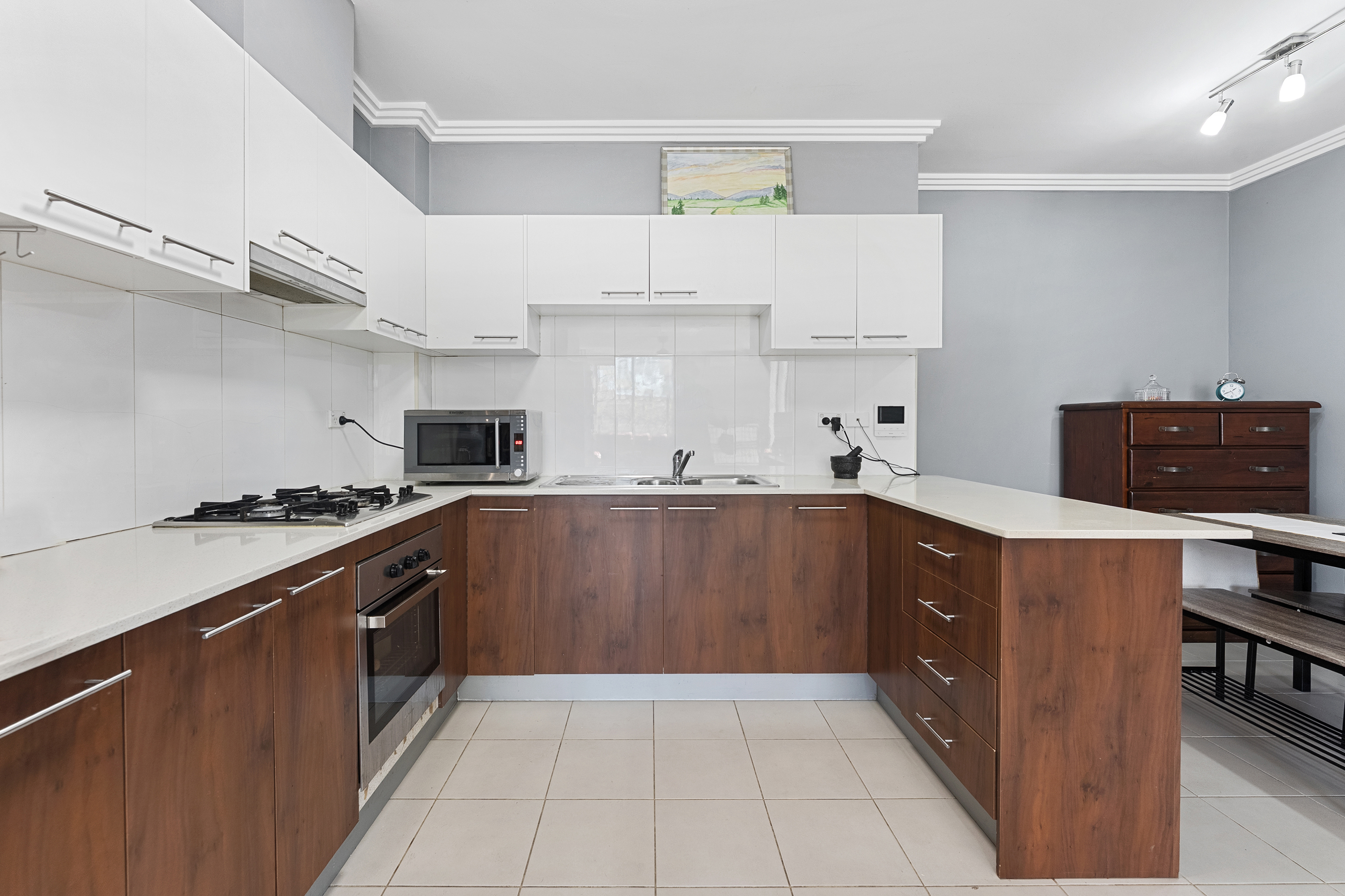 Image: Spacious 2-Bedroom unit with 2 carspaces - Steps to Beverly Hills Station!