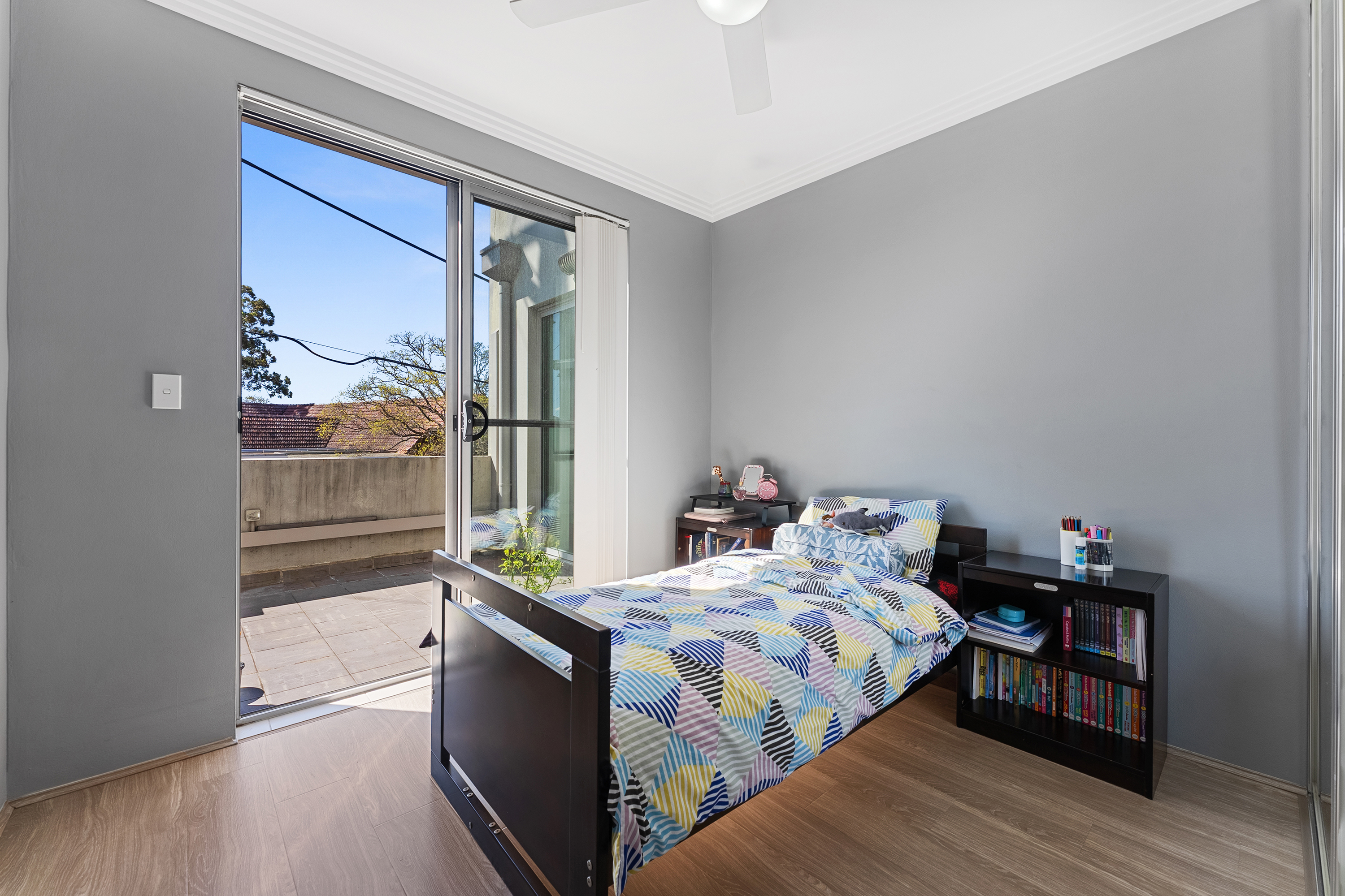 Image: Spacious 2-Bedroom unit with 2 carspaces - Steps to Beverly Hills Station!