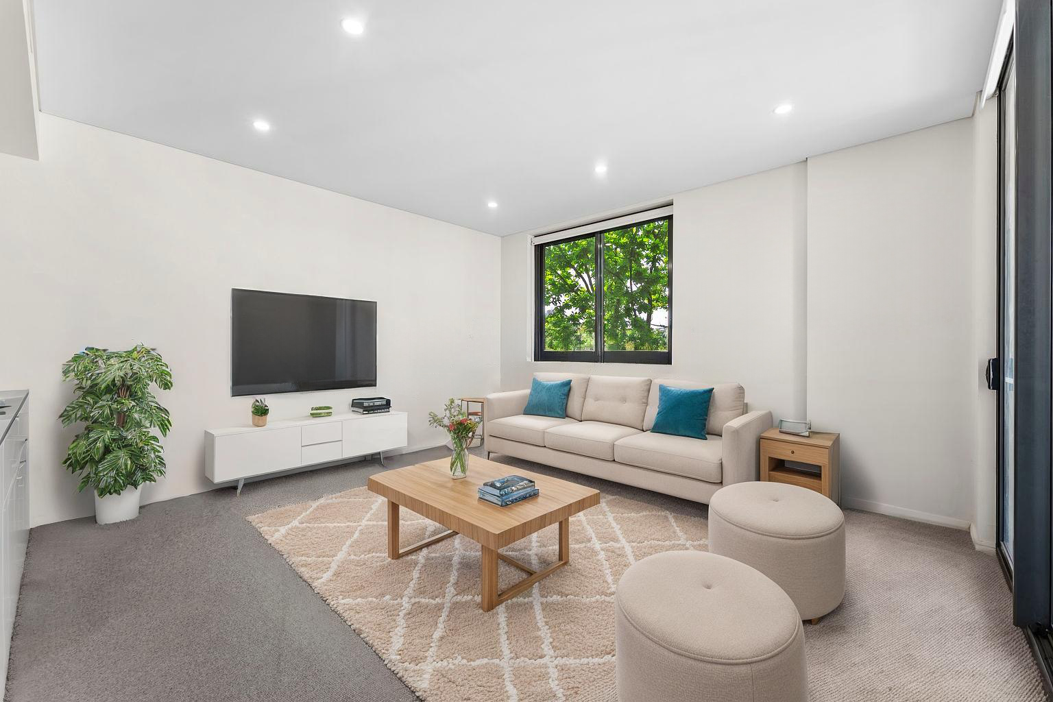 Amazing One-Bedroom Apartment - Lifestyle & Convenience Combined