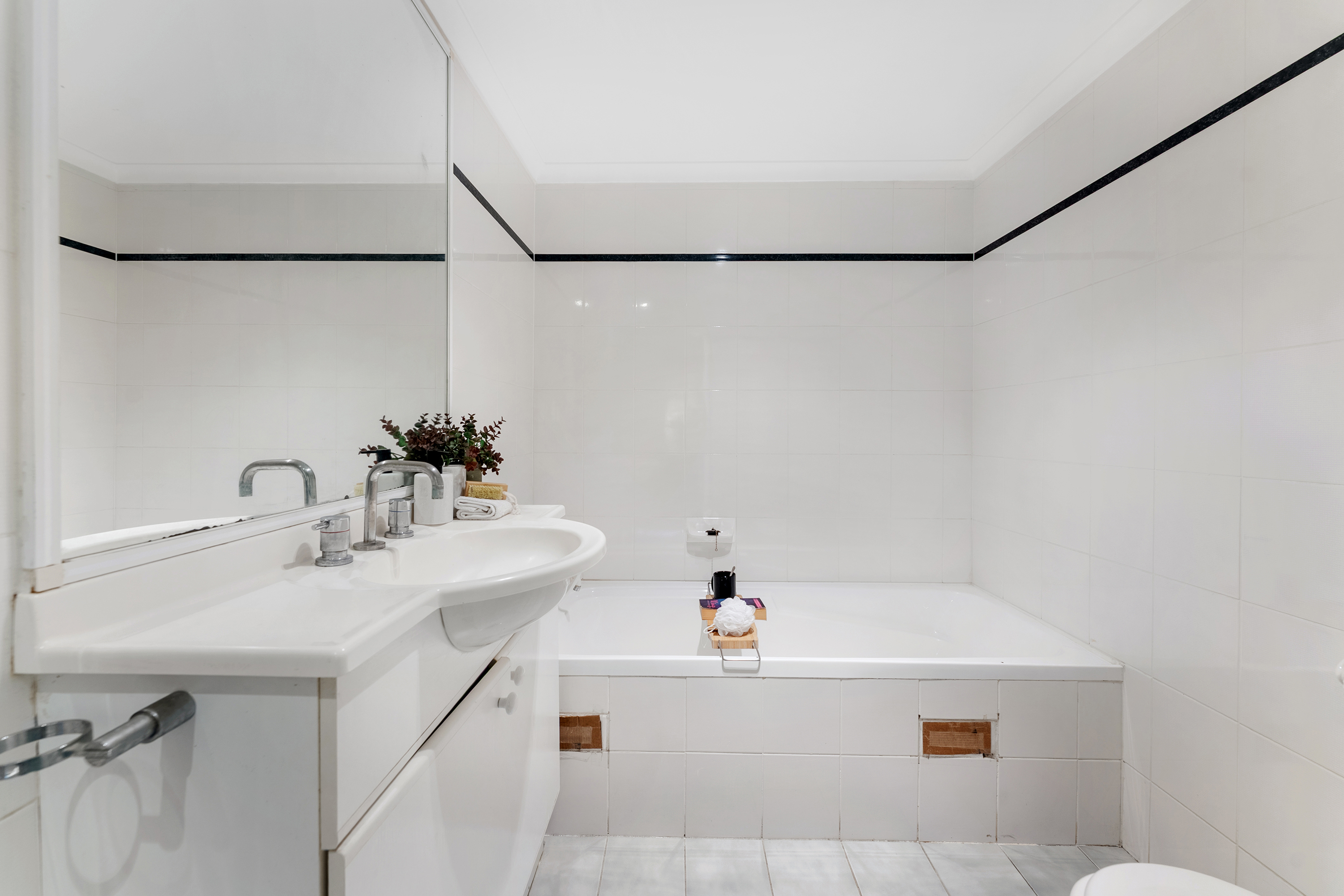 Image: Stylish One-Bedroom Apartment in a Prime Location