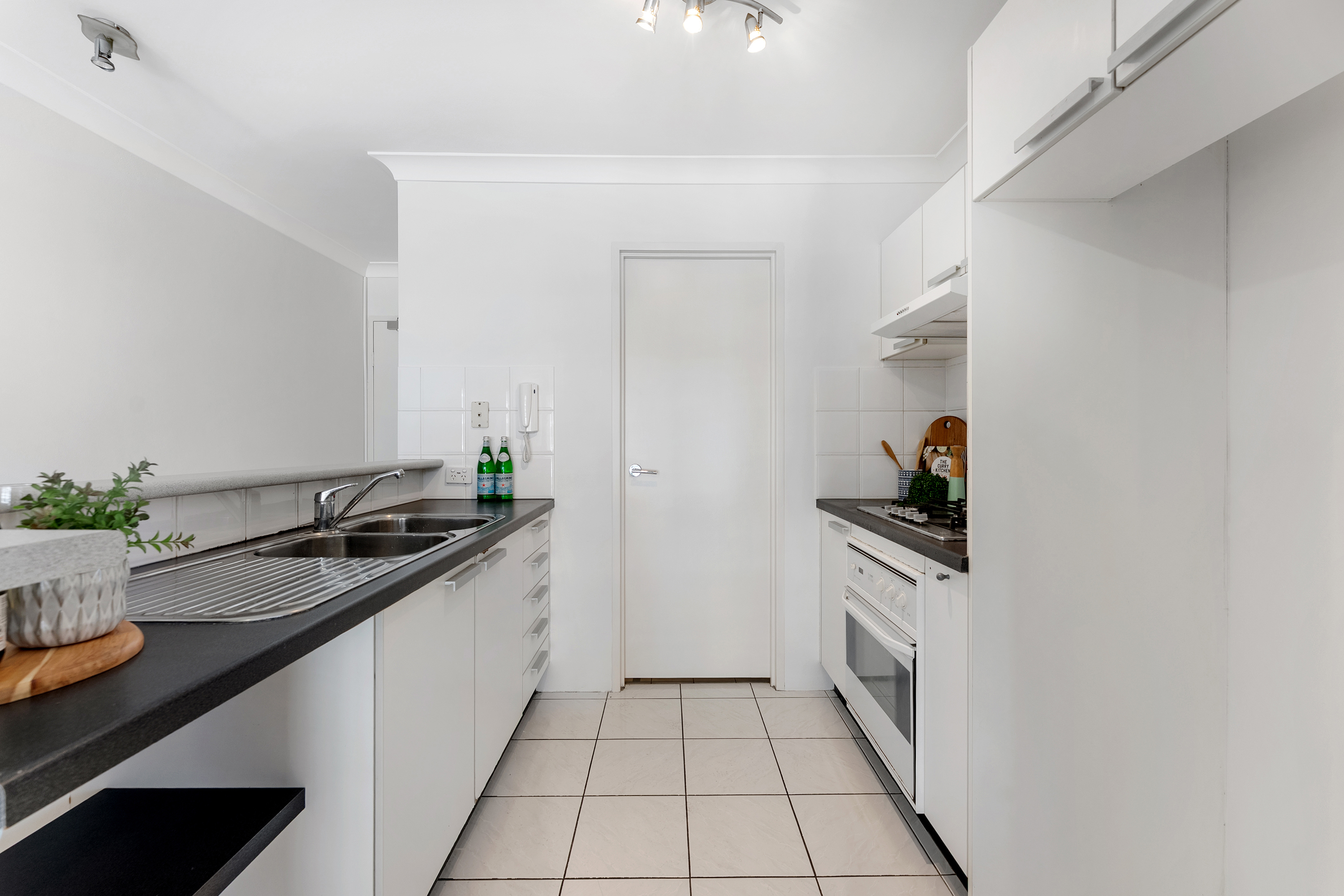 Image: Stylish One-Bedroom Apartment in a Prime Location