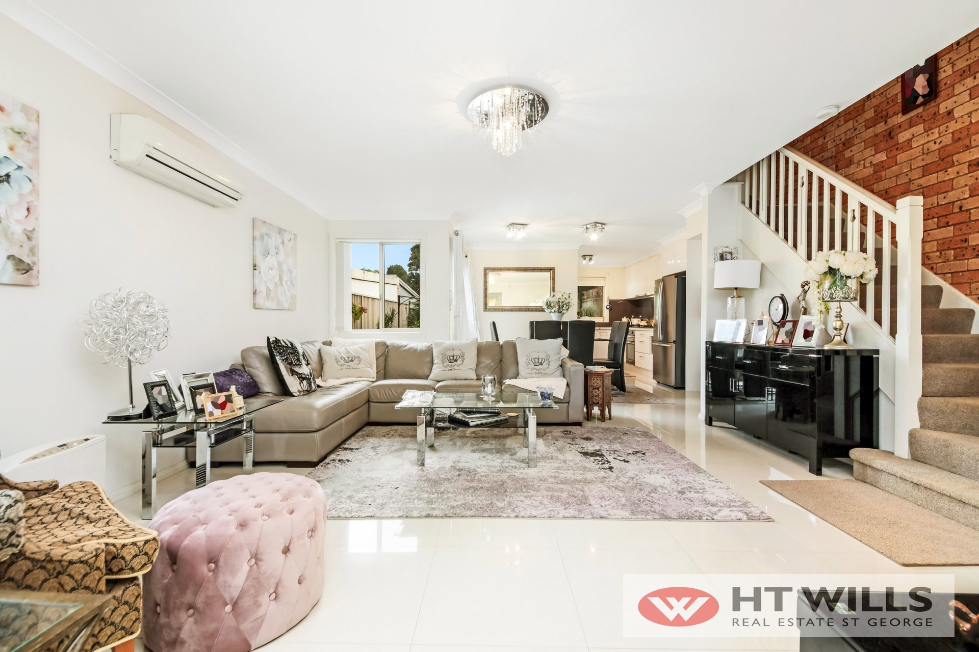 Image: Idyllic Location - 3 Bed, 2 Bath & Double Garage. Close to All Amenities