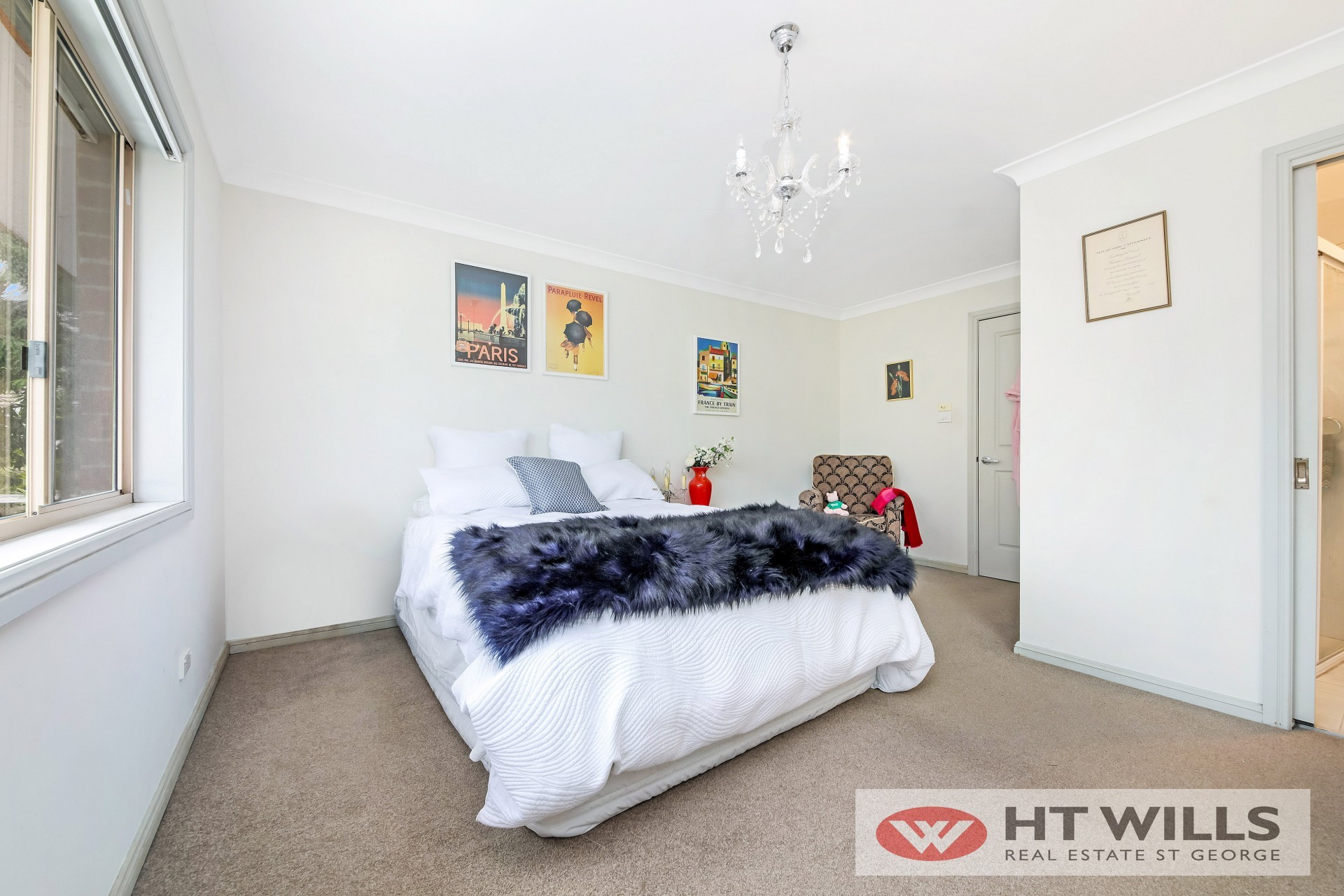 Image: Idyllic Location - 3 Bed, 2 Bath & Double Garage. Close to All Amenities