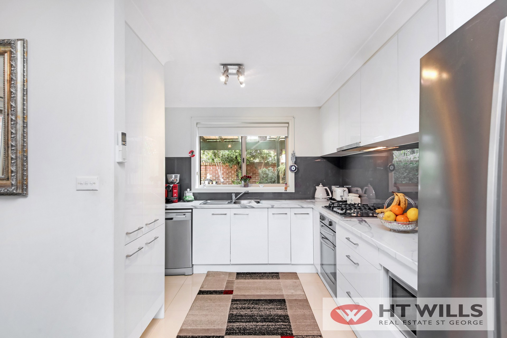 Image: Idyllic Location - 3 Bed, 2 Bath & Double Garage. Close to All Amenities