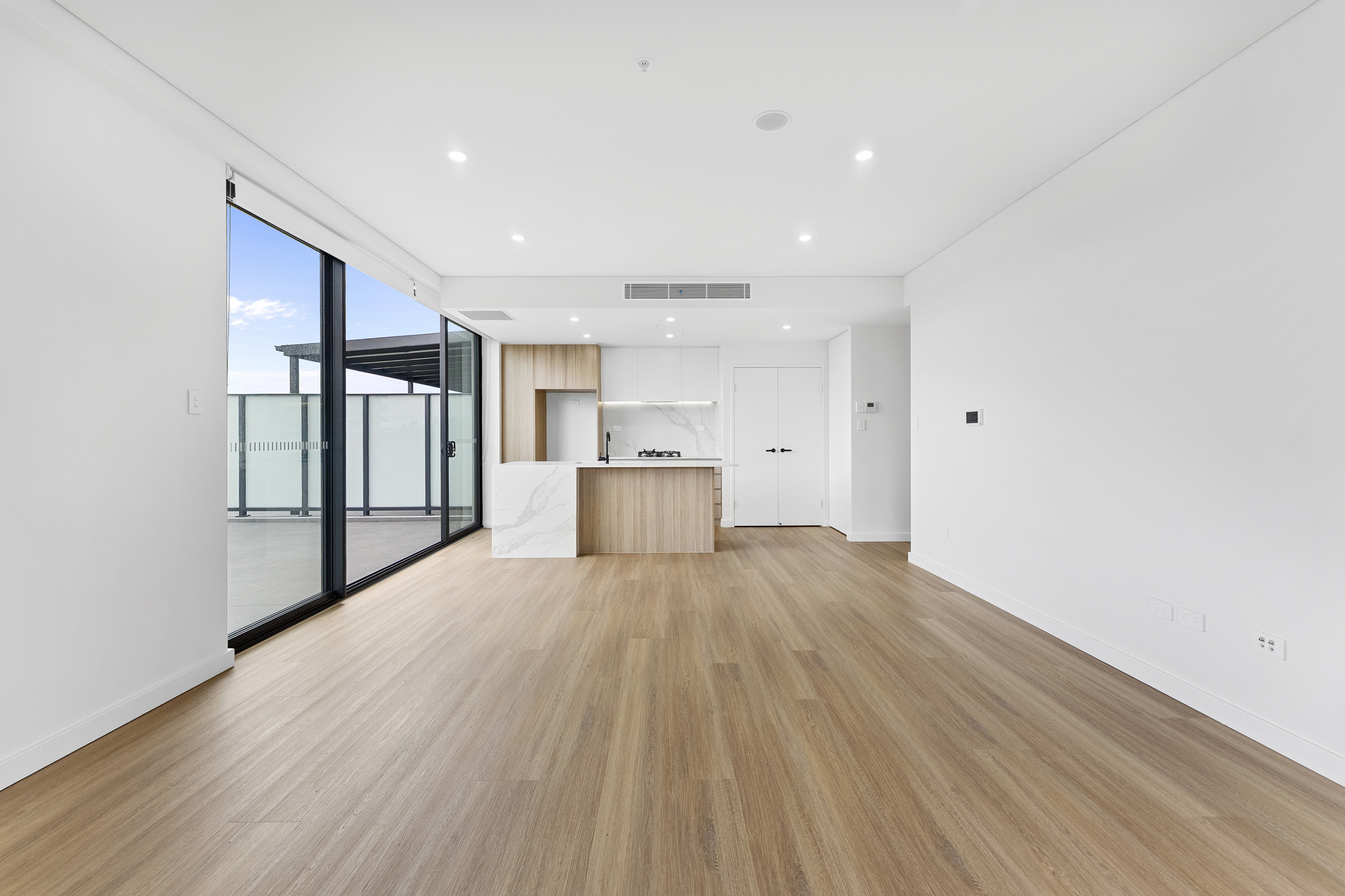 Image: STUNNING BRAND - NEW APARTMENT AT SERENITY GARDENS. HUGE 169 Sqm