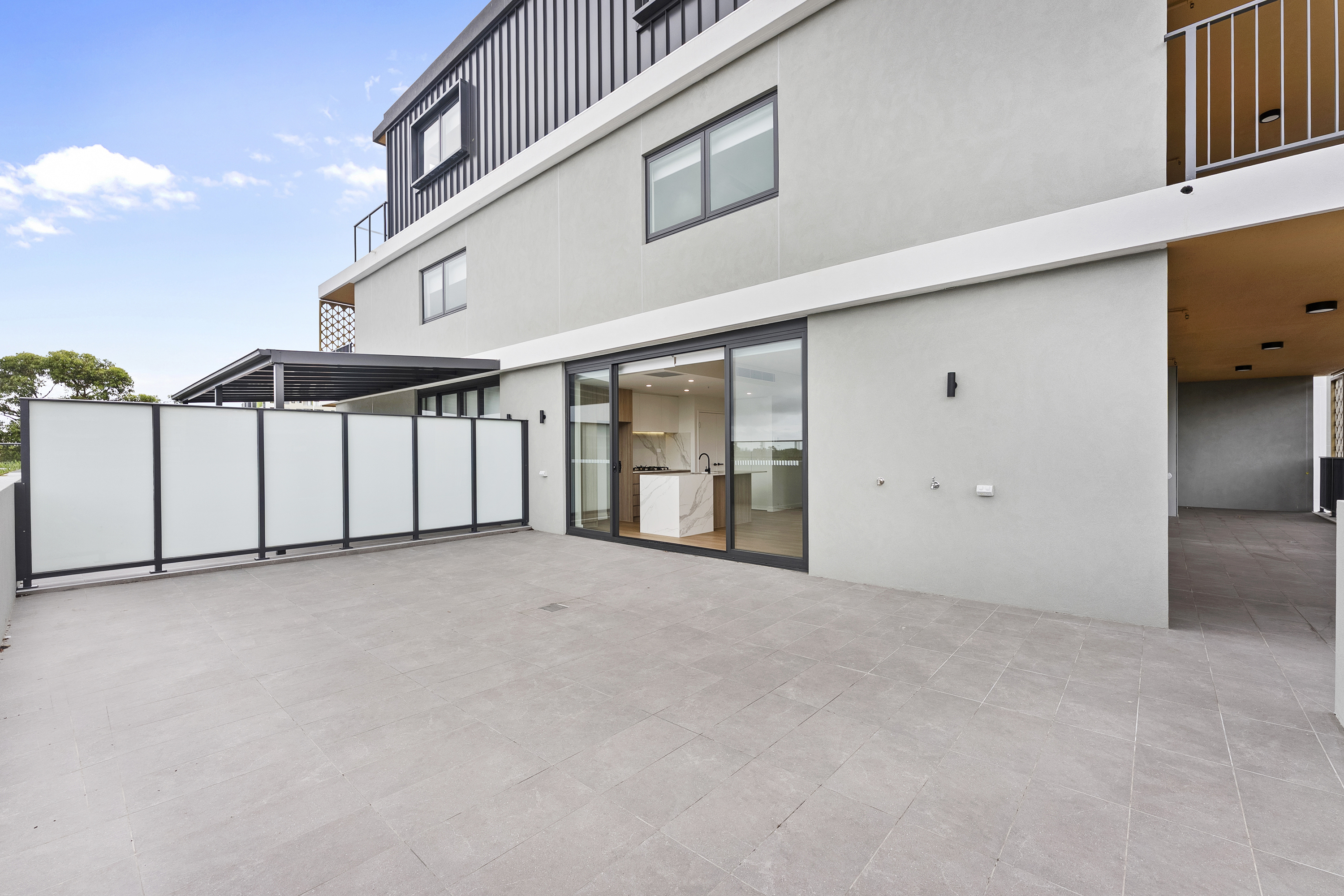 Image: STUNNING BRAND - NEW APARTMENT AT SERENITY GARDENS. HUGE 169 Sqm