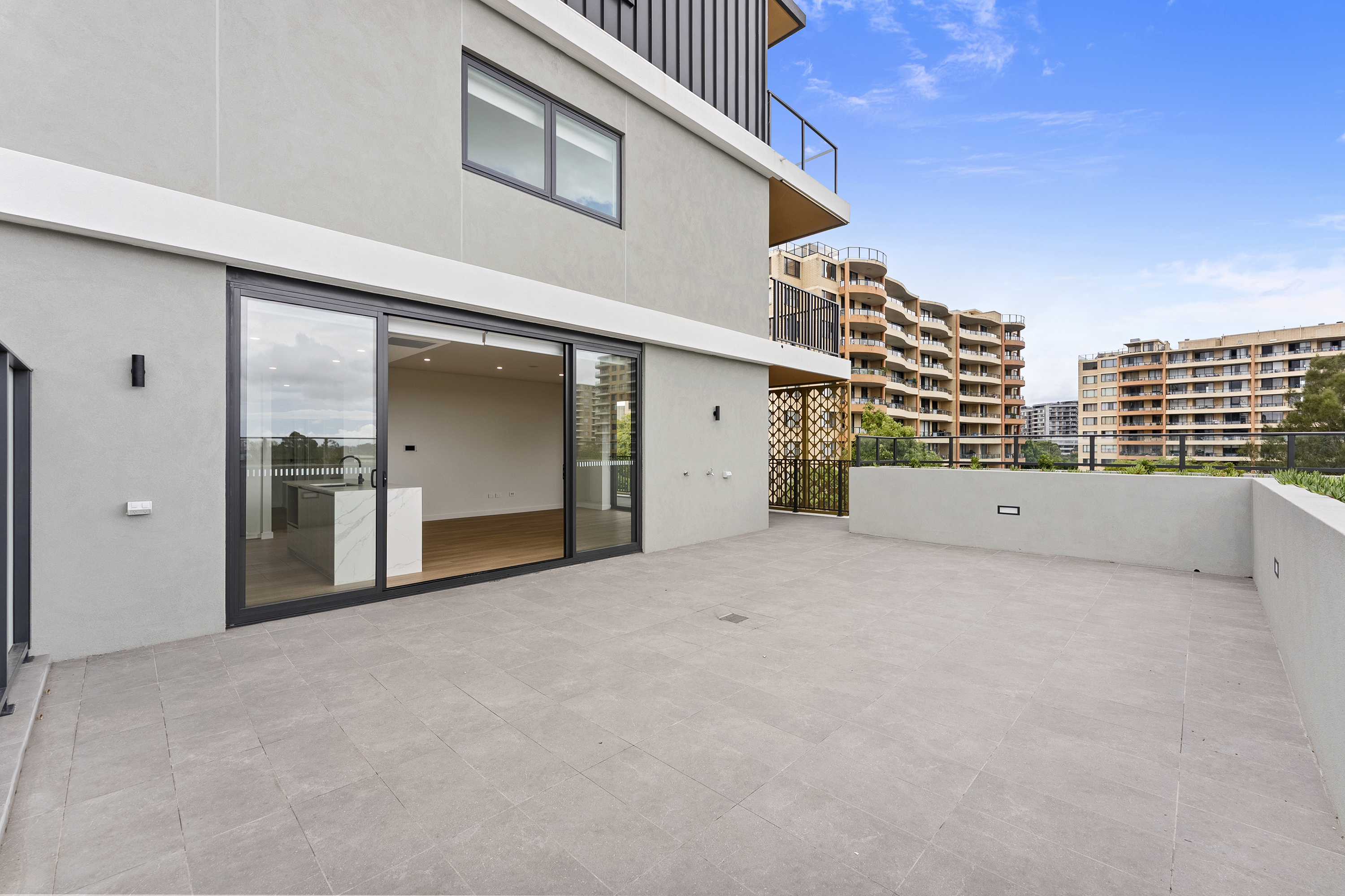 Image: STUNNING BRAND - NEW APARTMENT AT SERENITY GARDENS. HUGE 169 Sqm
