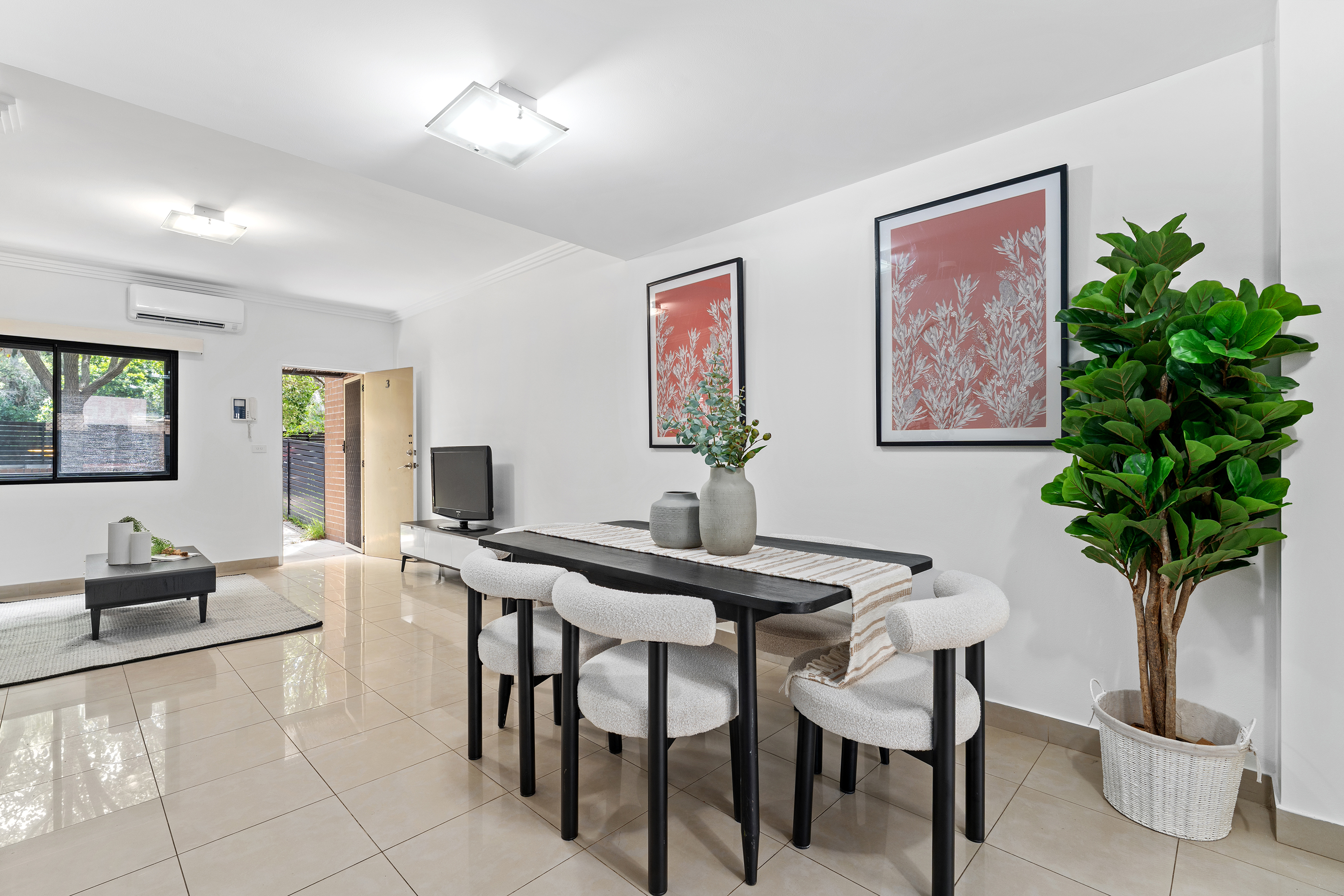 Image: Stylish & Convenient Living in the Heart of South Hurstville