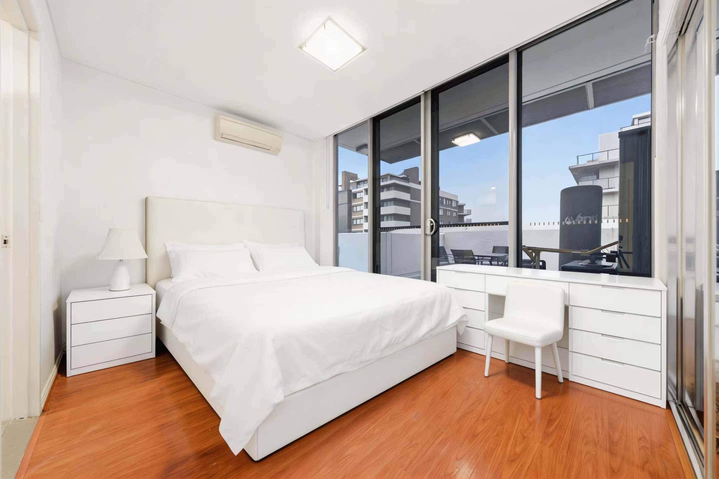 Image: Modern Two-Bedroom Apartment in Prime Arncliffe Location