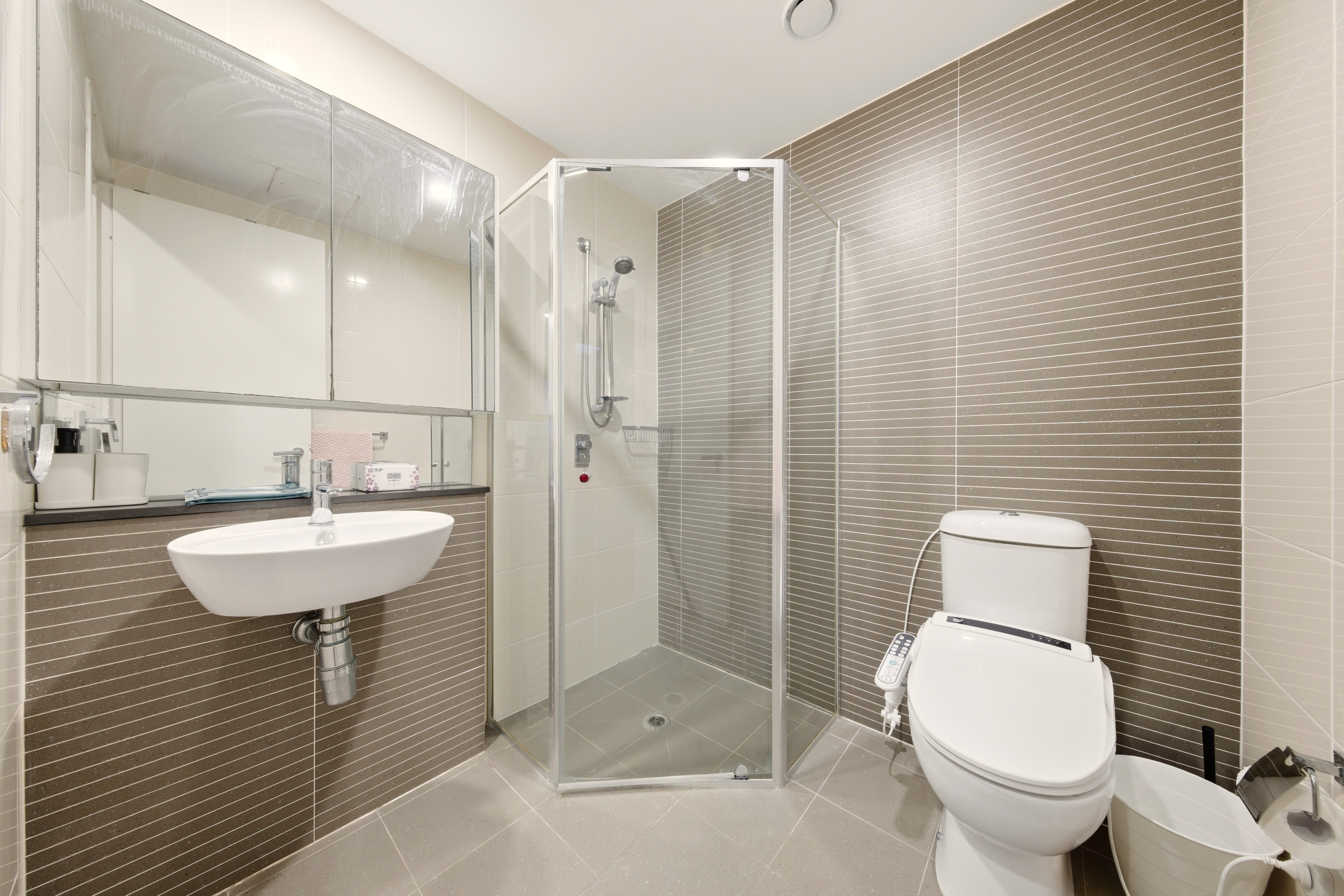 Image: Modern Two-Bedroom Apartment in Prime Arncliffe Location