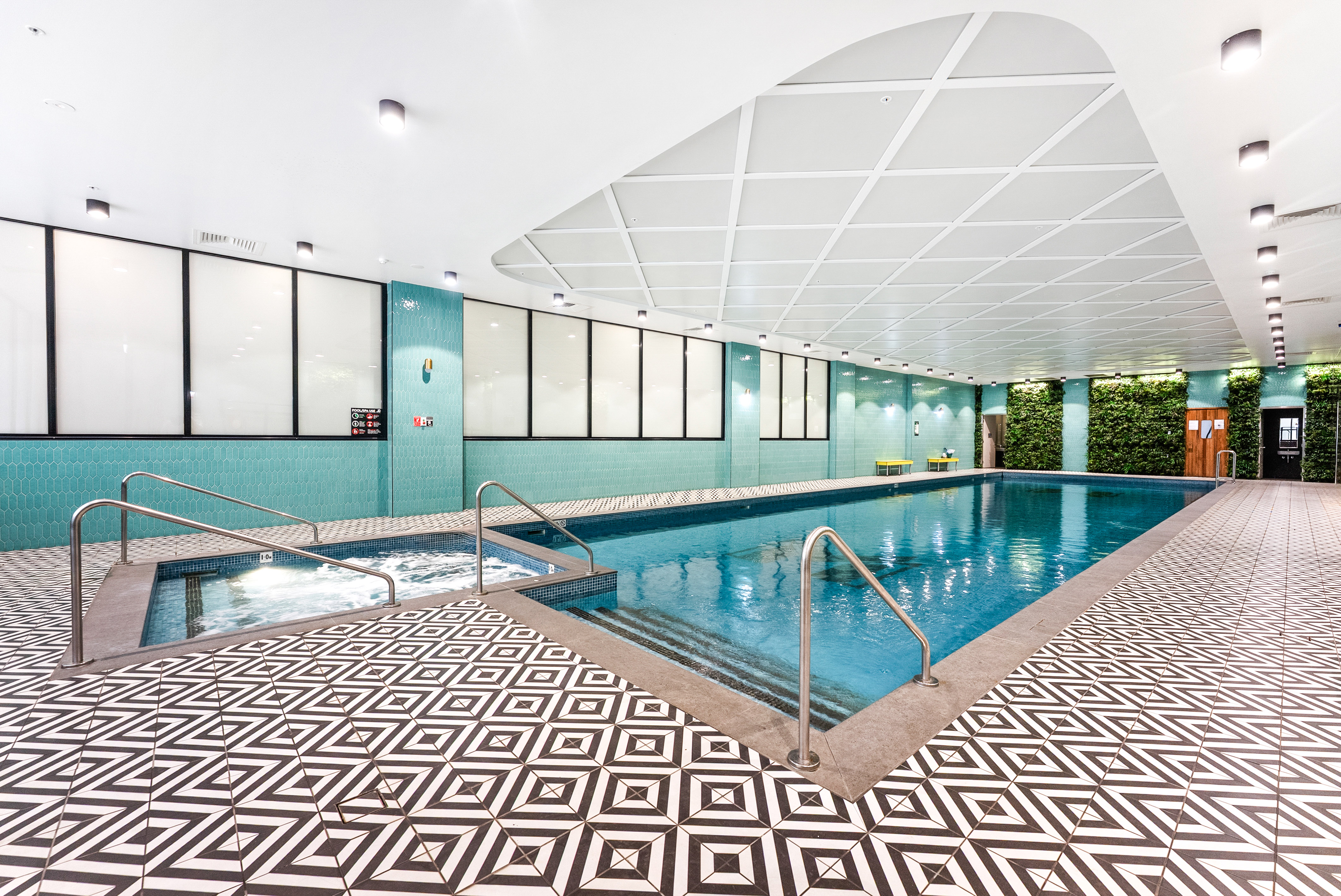 Image: Luxury 1-Bedroom + Study Apartment in Prime Zetland Location.