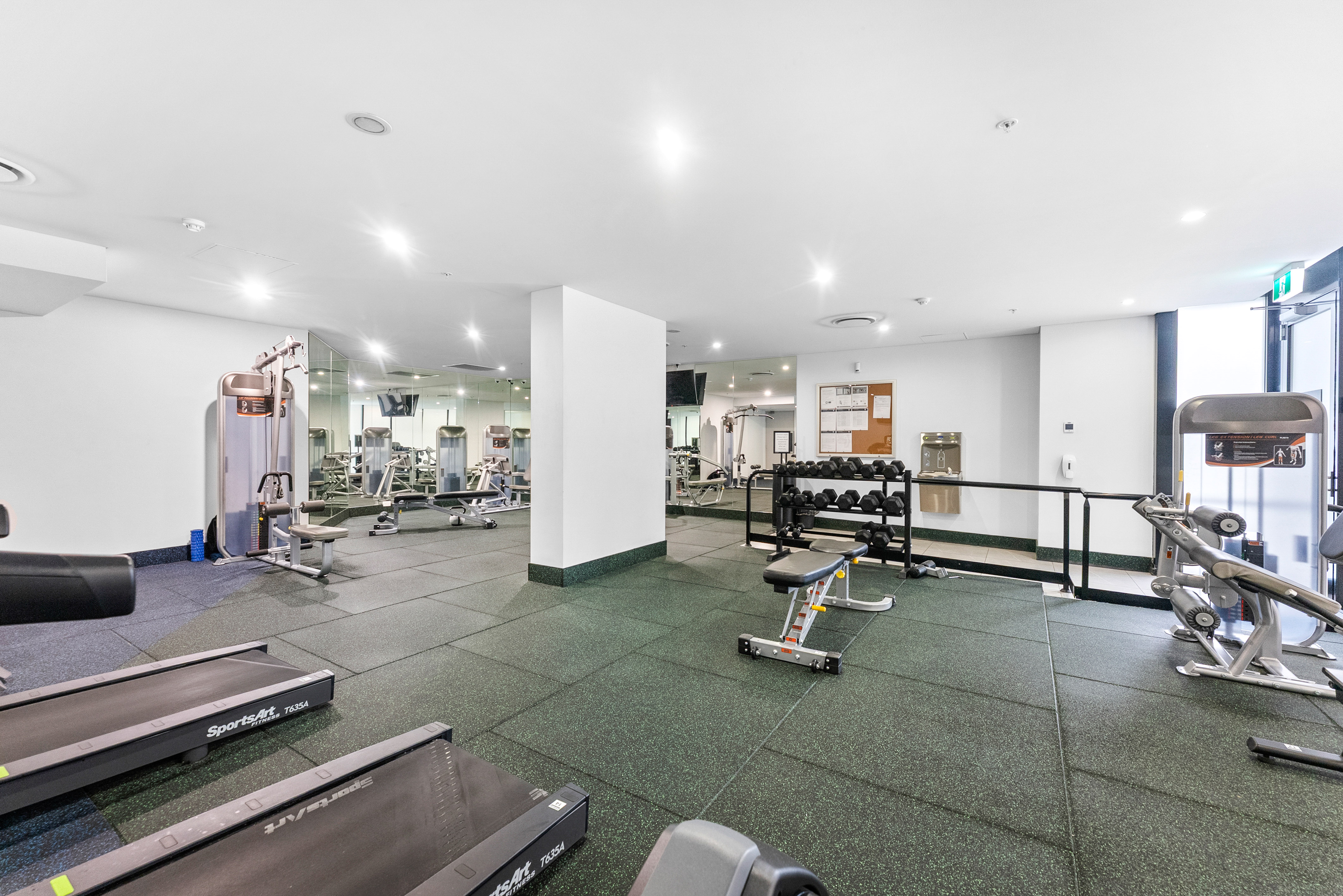 Image: Luxury 1-Bedroom + Study Apartment in Prime Zetland Location.