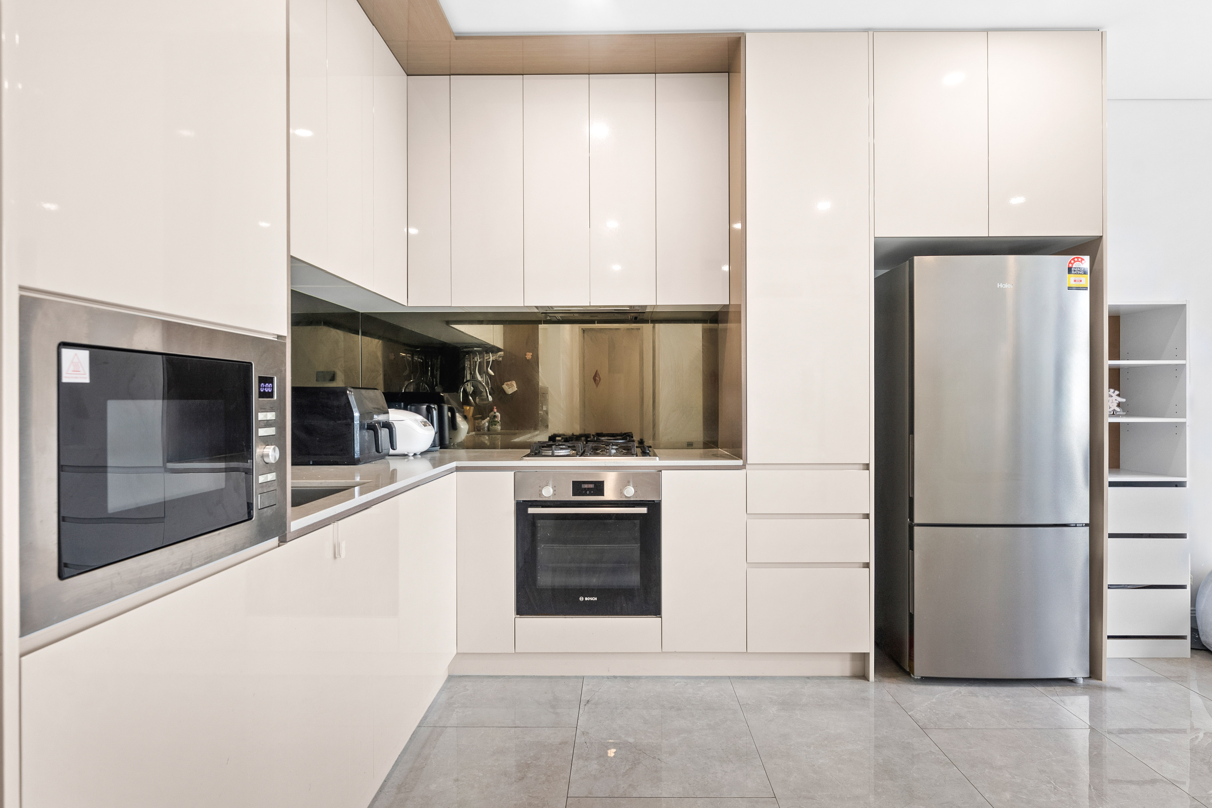 Image: Luxury 1-Bedroom + Study Apartment in Prime Zetland Location.