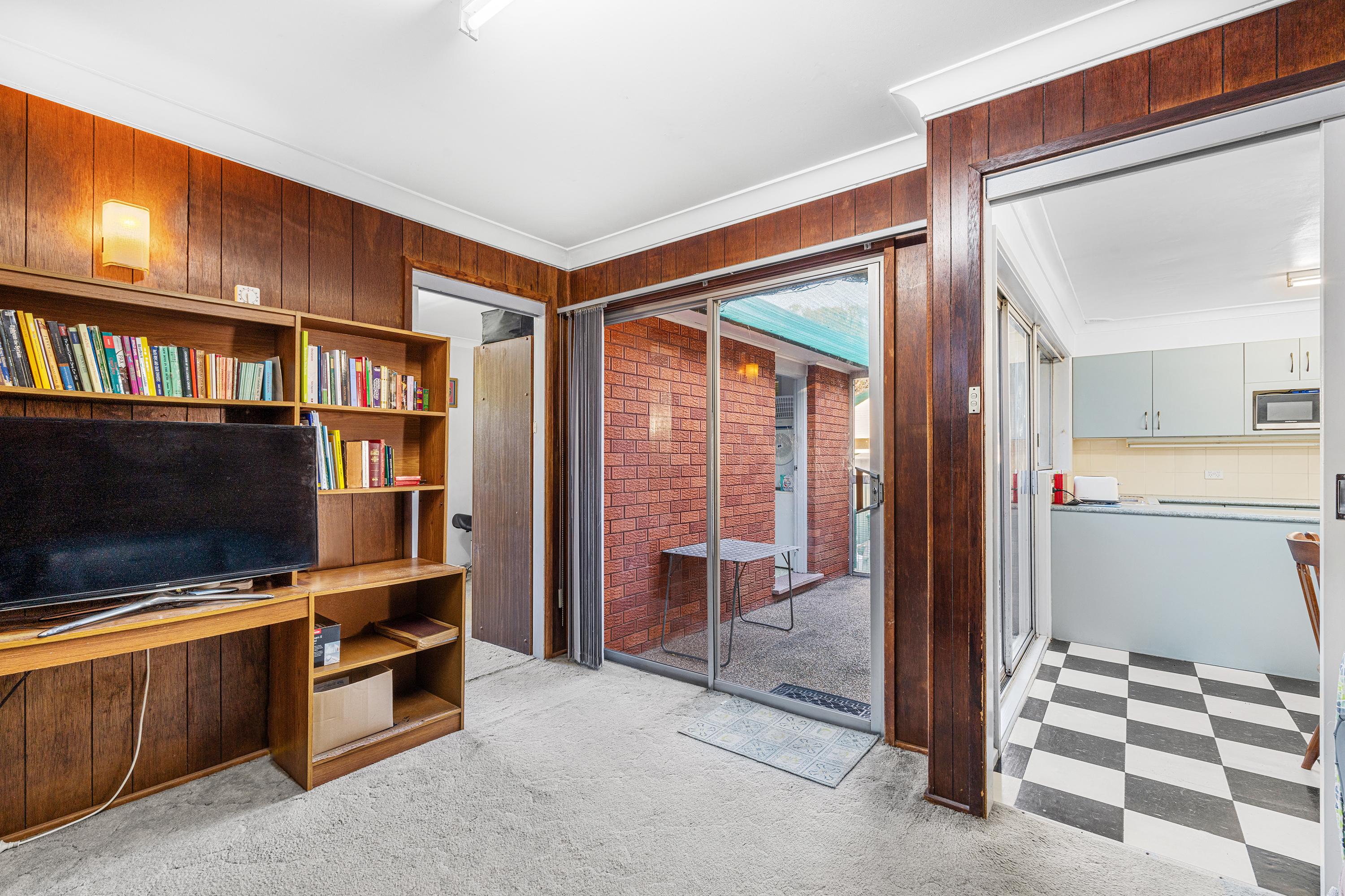 Image: When a House is a Home SINGLE LEVEL. North Facing. Charming family Home in a prime location