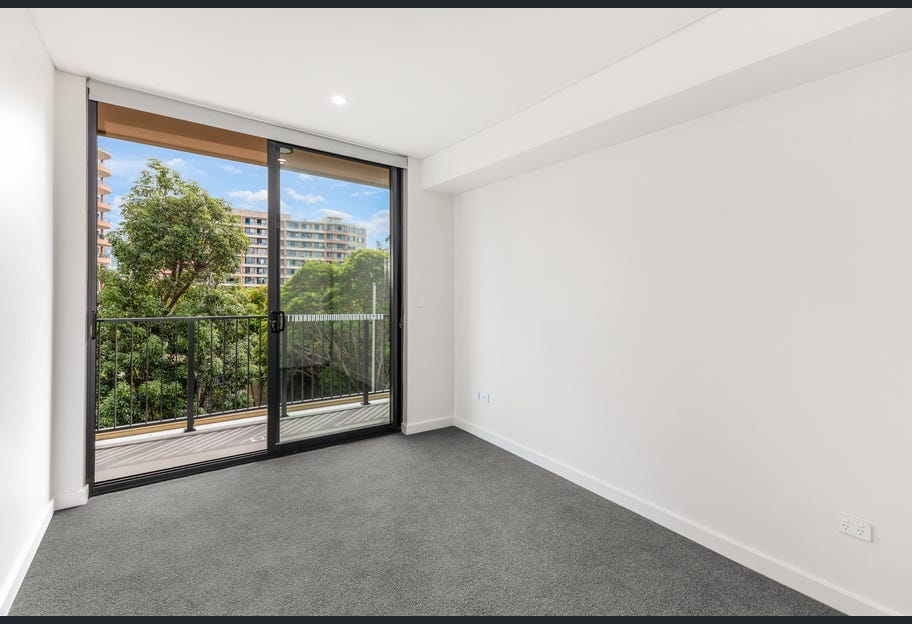 Image: Serenity Gardens - Villa Style Ground Floor 1 bedroom Apartment with Large Courtyard