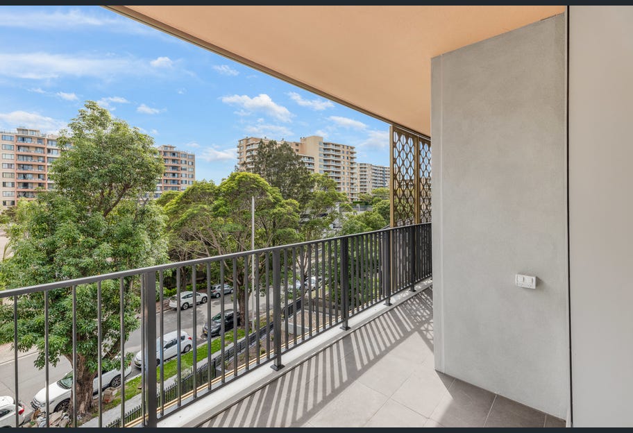 Image: Serenity Gardens - Villa Style Ground Floor 1 bedroom Apartment with Large Courtyard