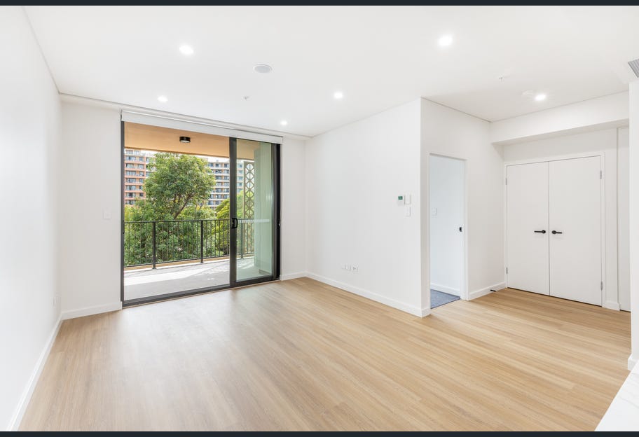 Image: Serenity Gardens - Villa Style Ground Floor 1 bedroom Apartment with Large Courtyard