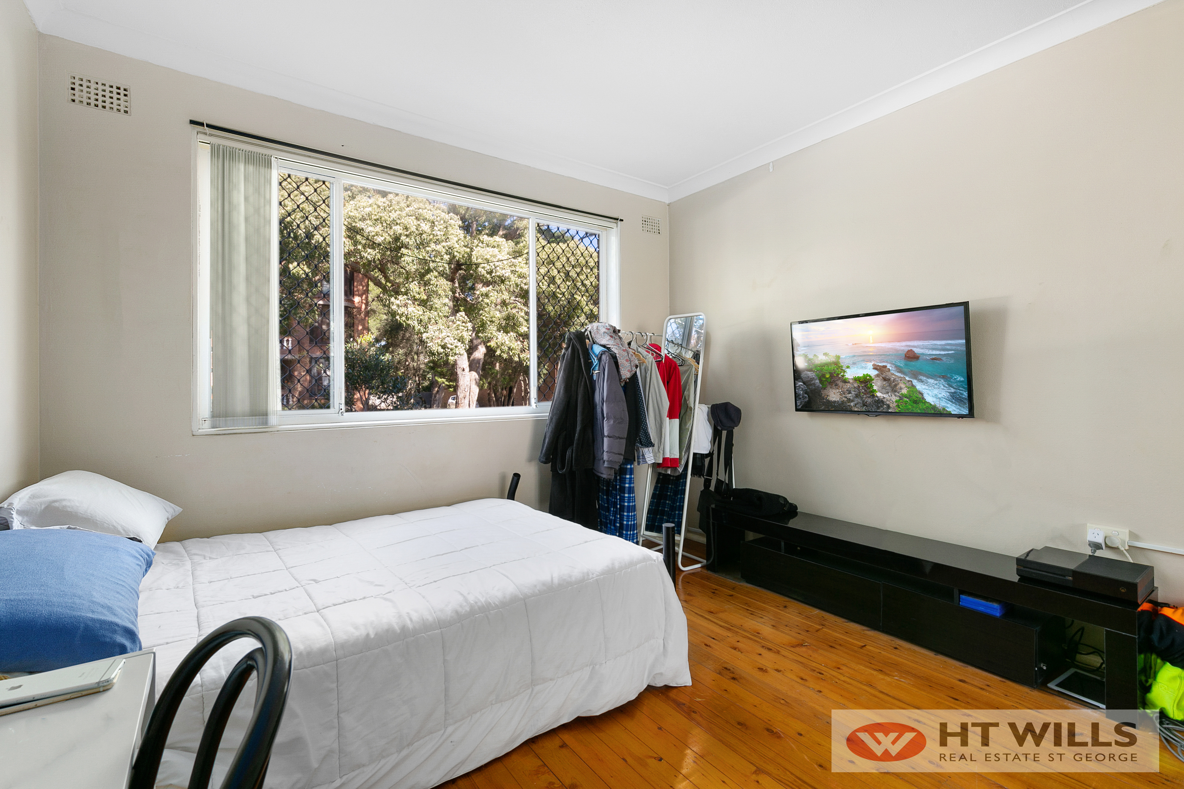 Image: SOLD BY SUNNY SABNANI