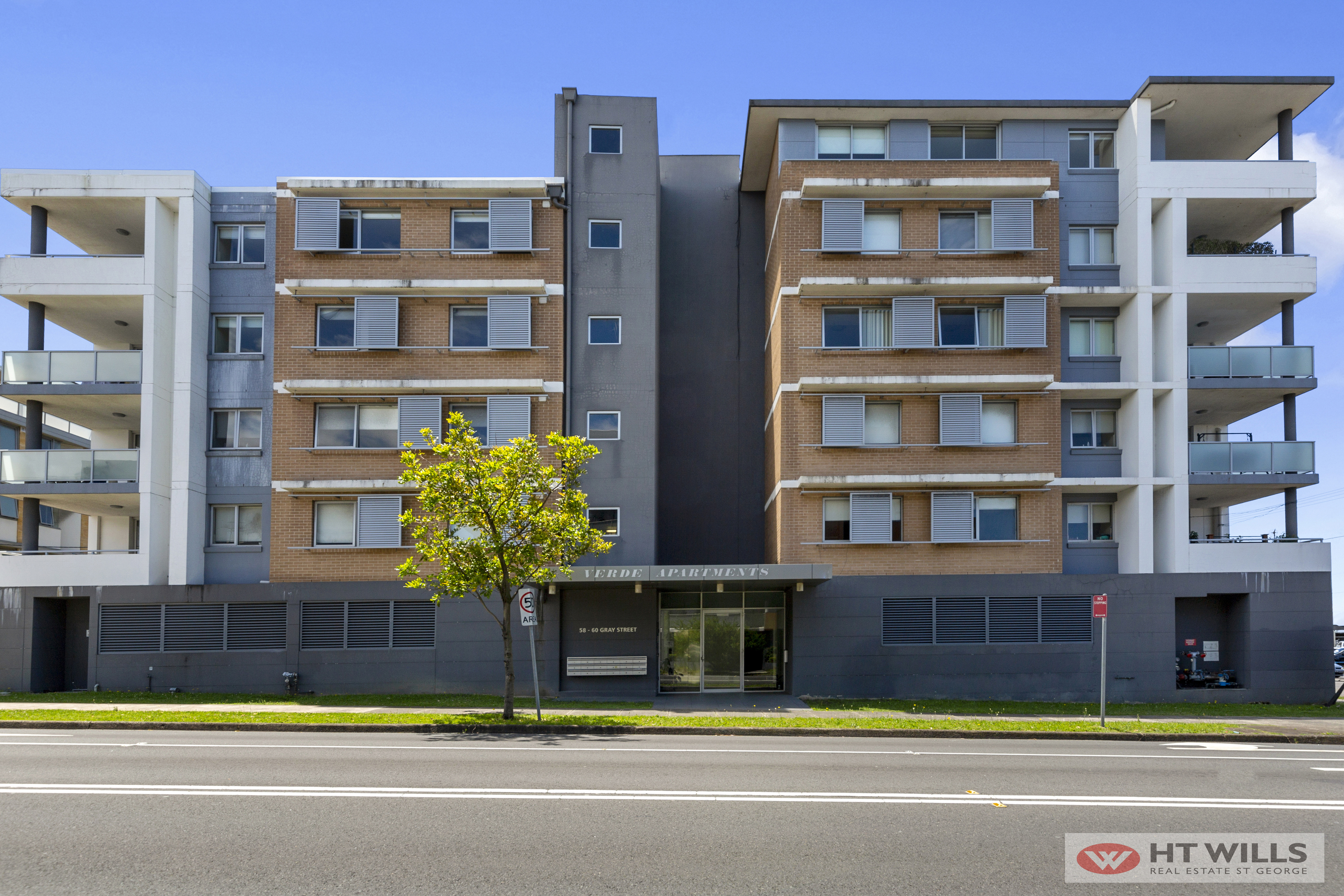 Image: SOLD BY NIKITA RESKAKIS