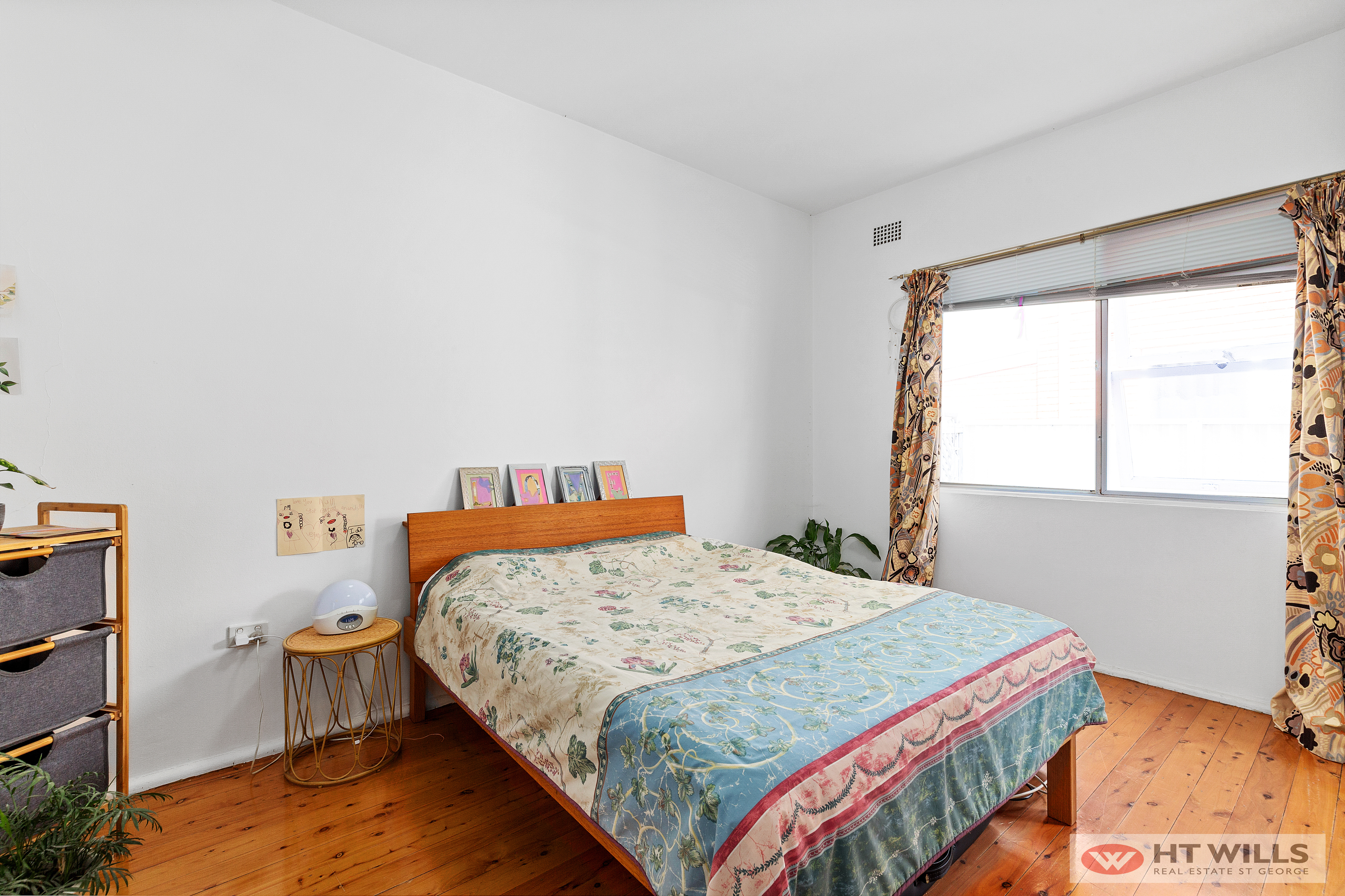 Image: Amazing Two Bedroom unit with a private courtyard