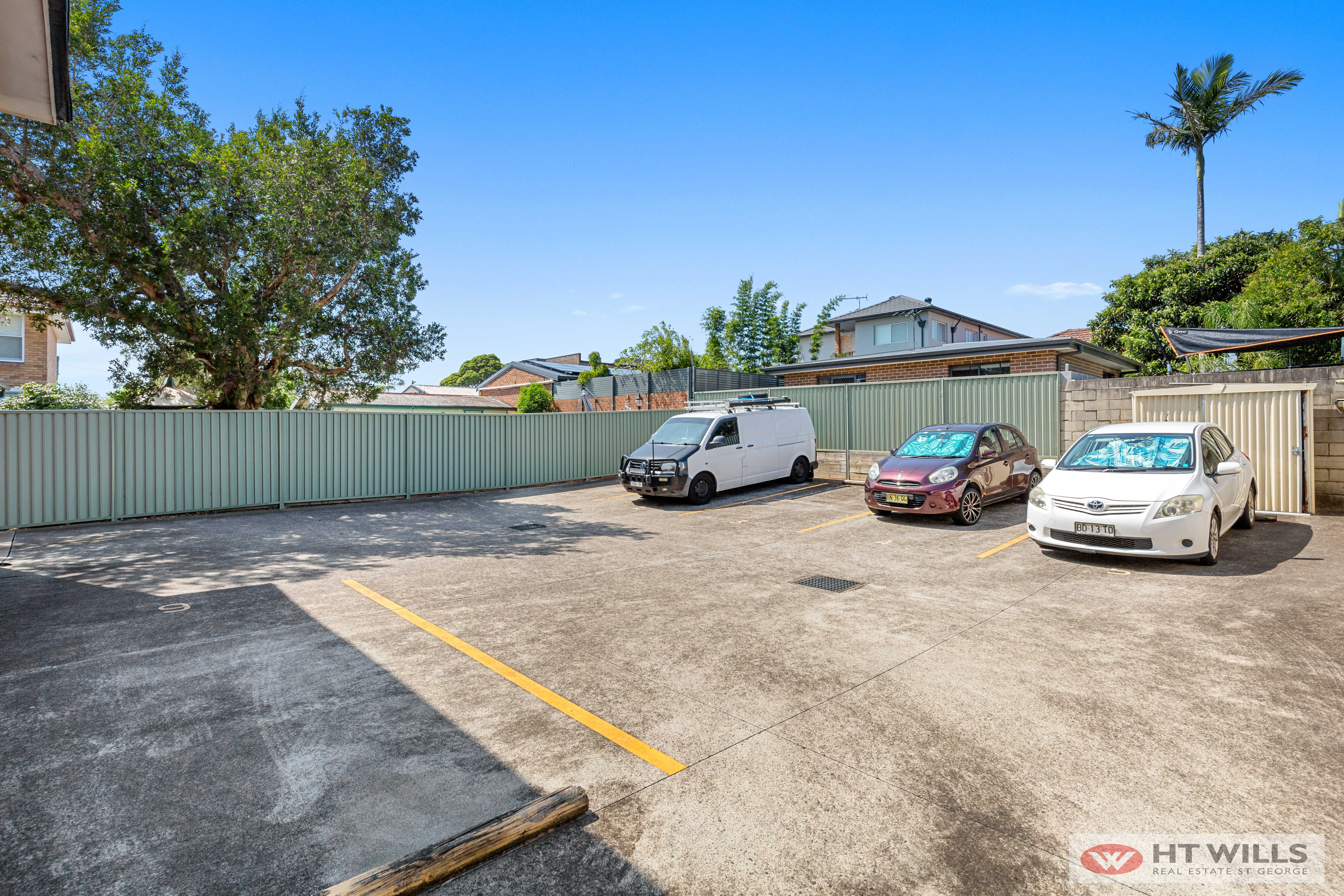 Image: Amazing Two Bedroom unit with a private courtyard