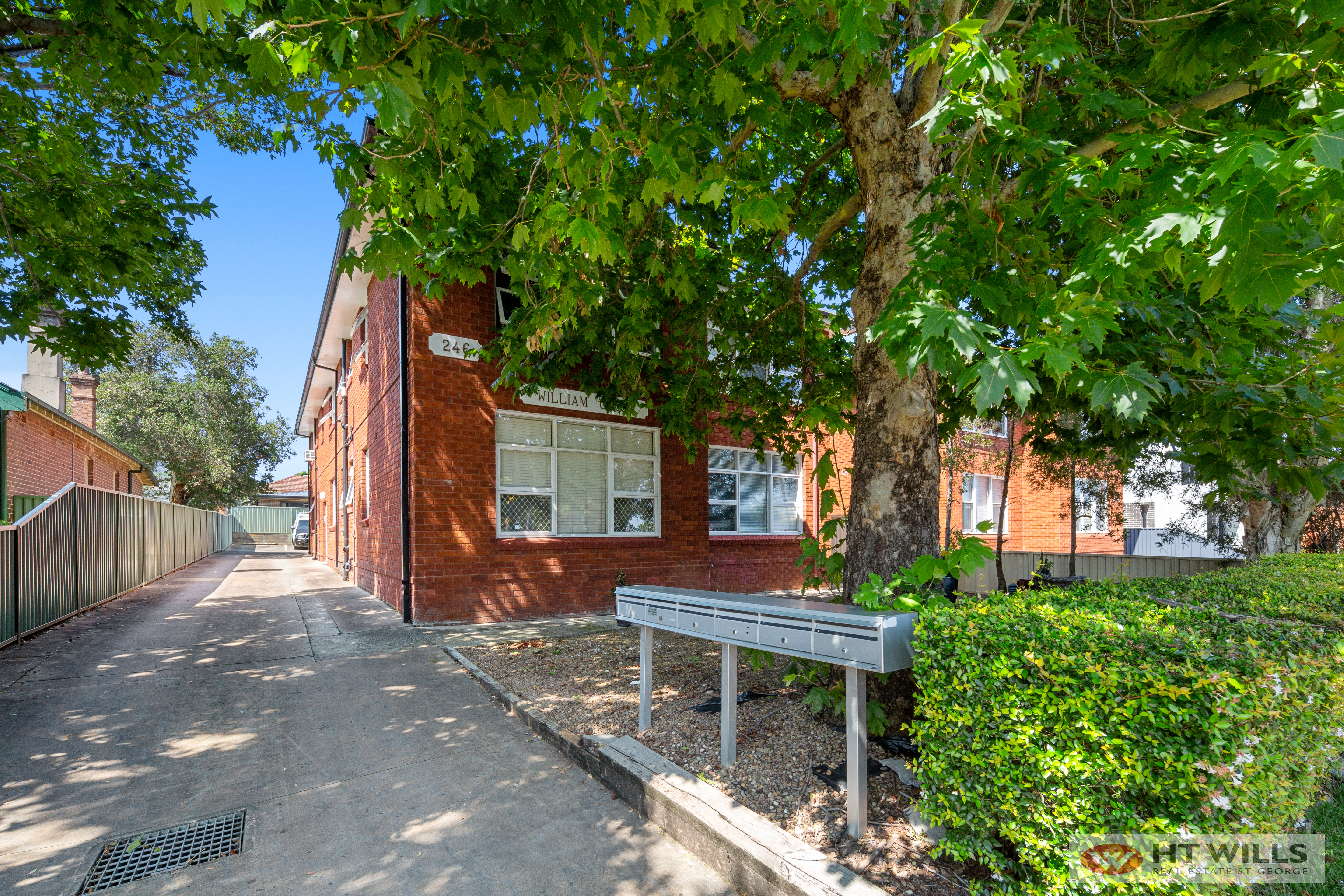 Image: Amazing Two Bedroom unit with a private courtyard