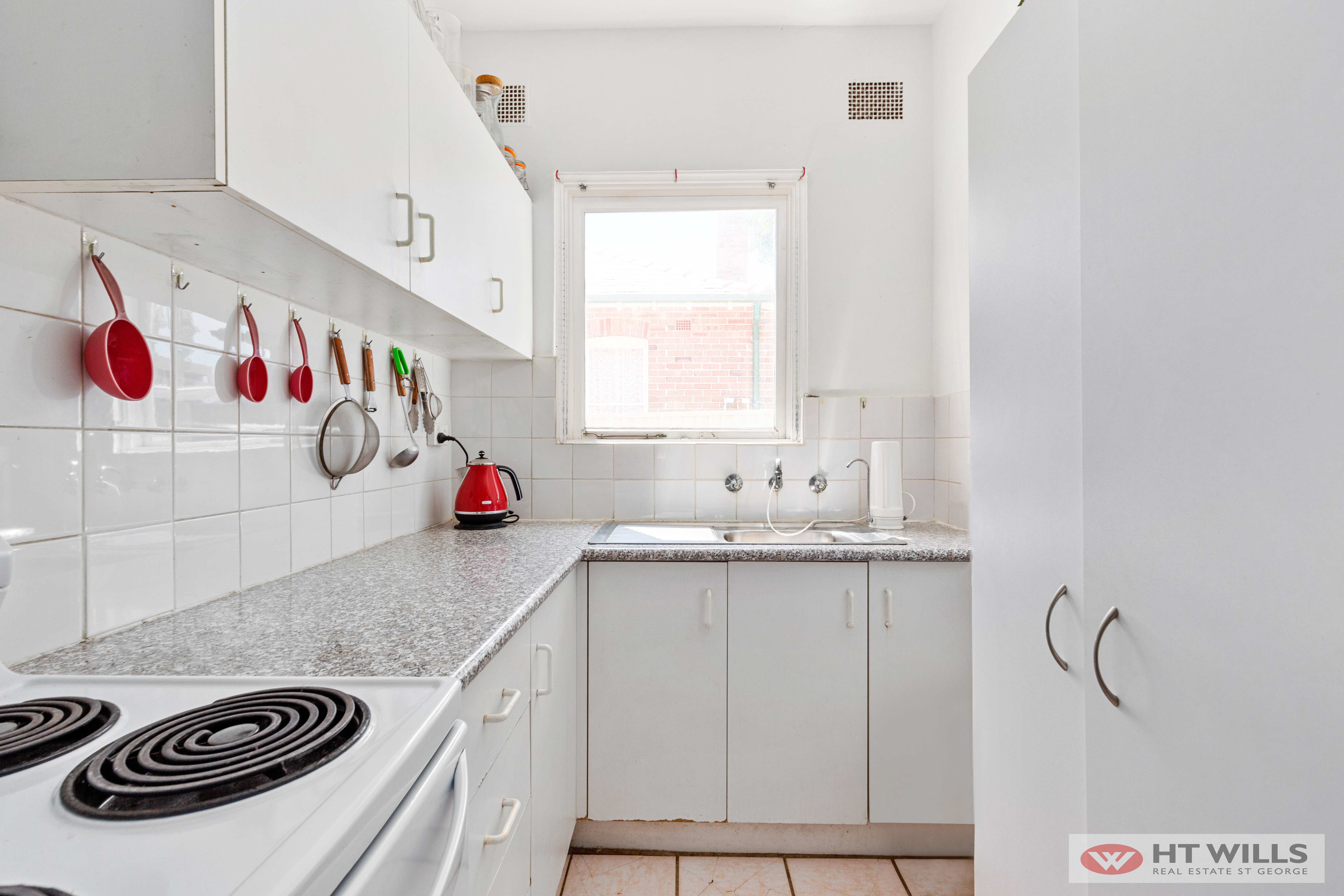 Image: Amazing Two Bedroom unit with a private courtyard