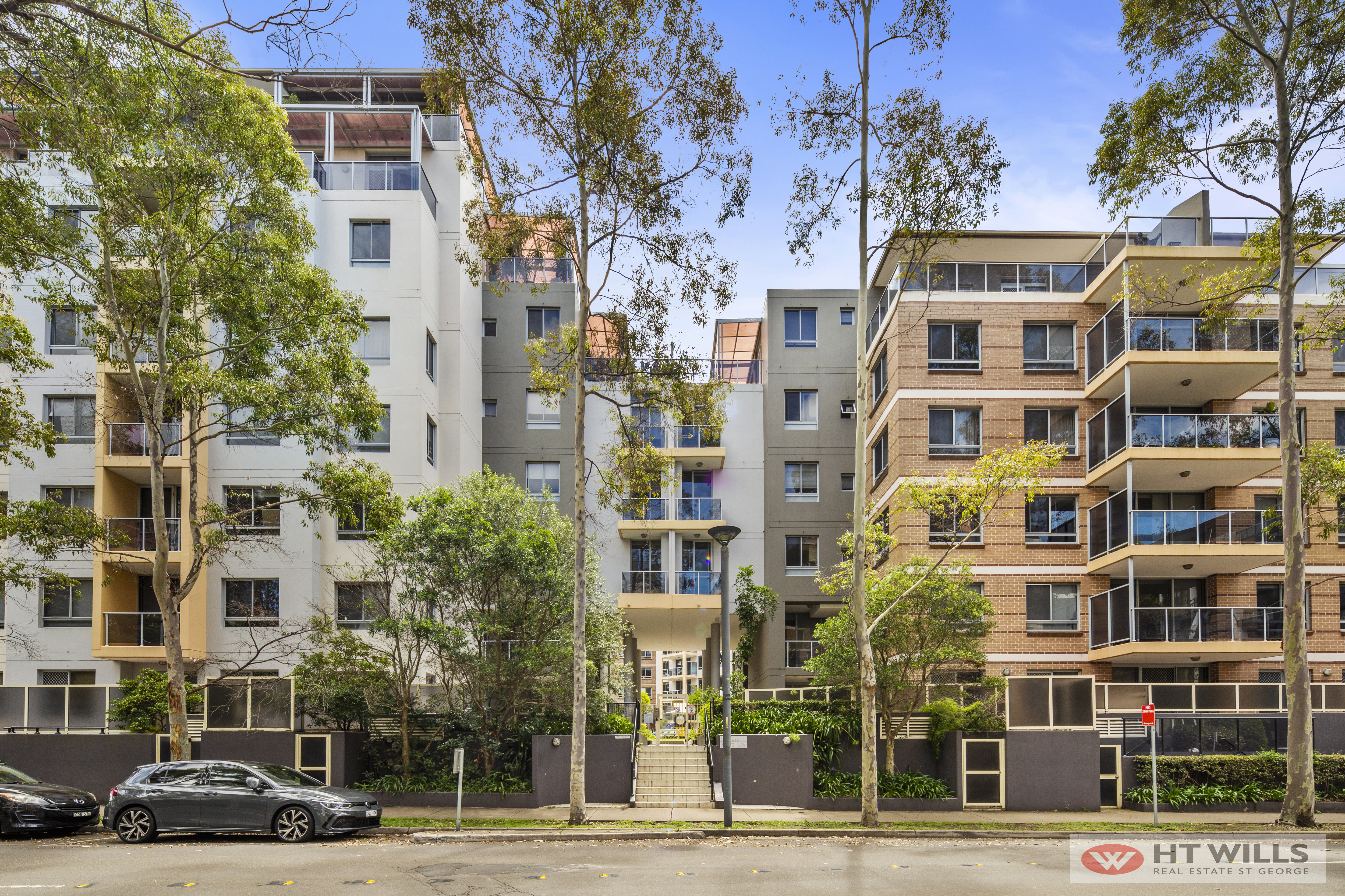 Peaceful and tranquil whilst centrally located with Resort style facilities 