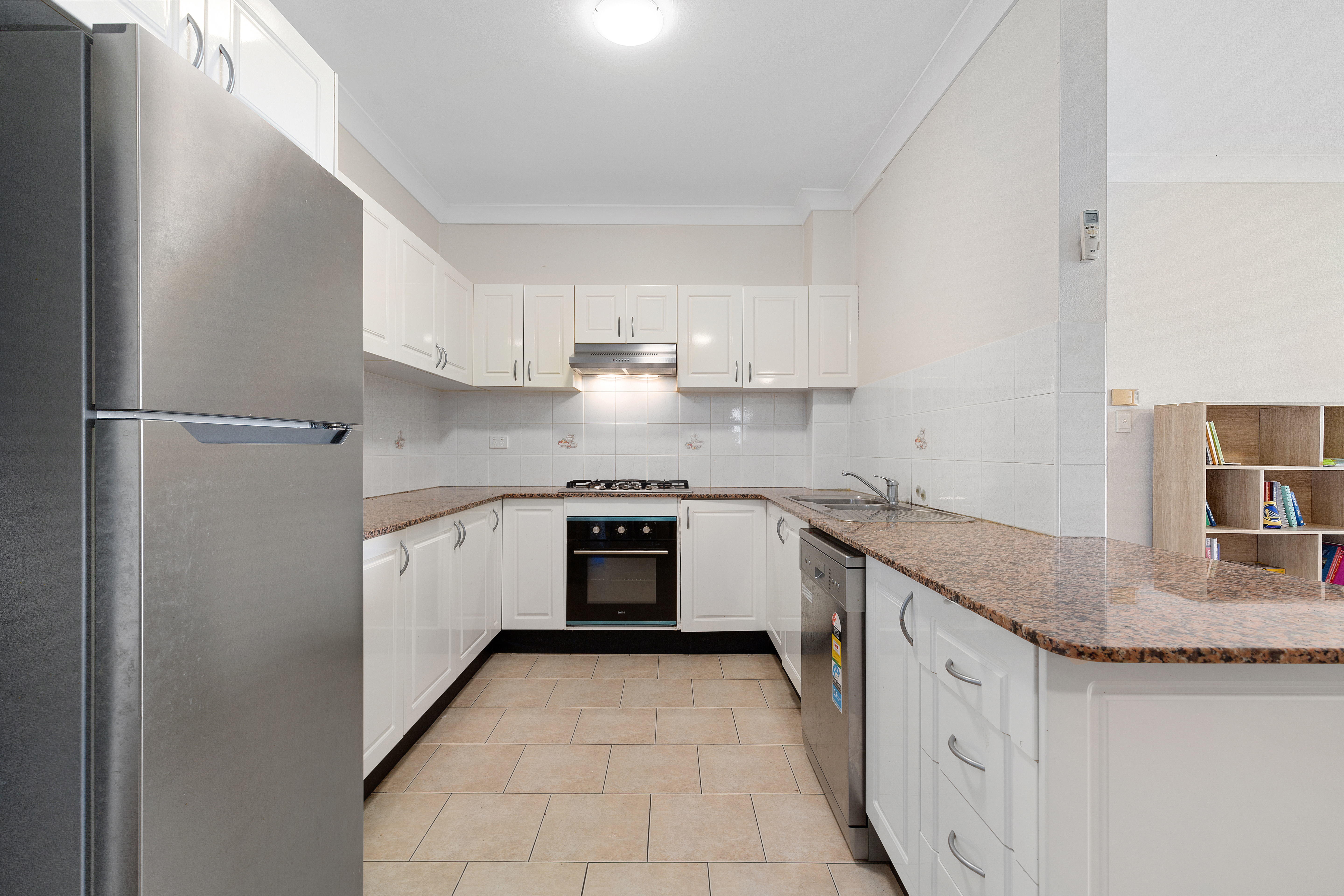 Image: Beautifully updated Apartment In A Sought After Location