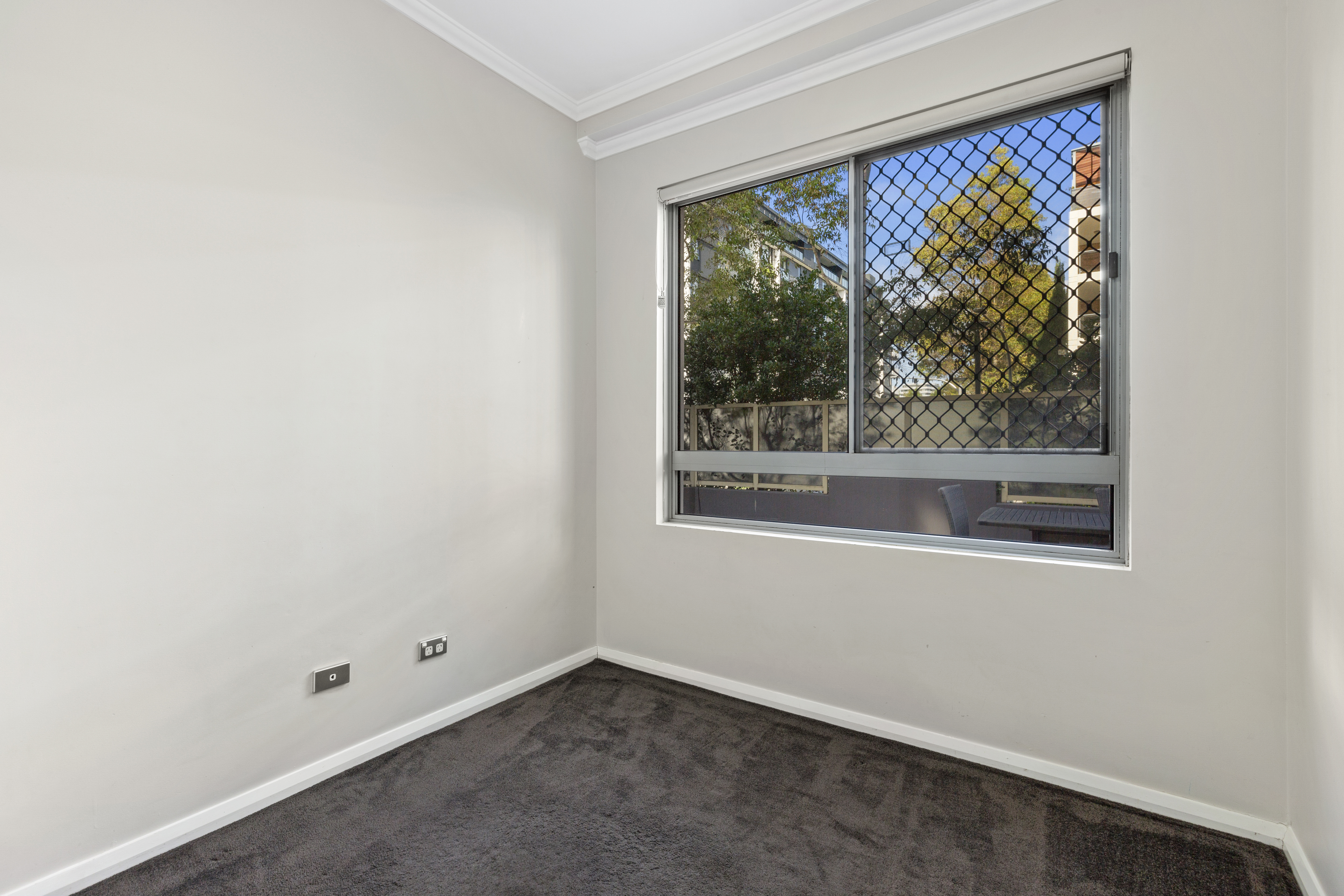 Image: Fantastic Ground Floor Apartment with a Private Courtyard