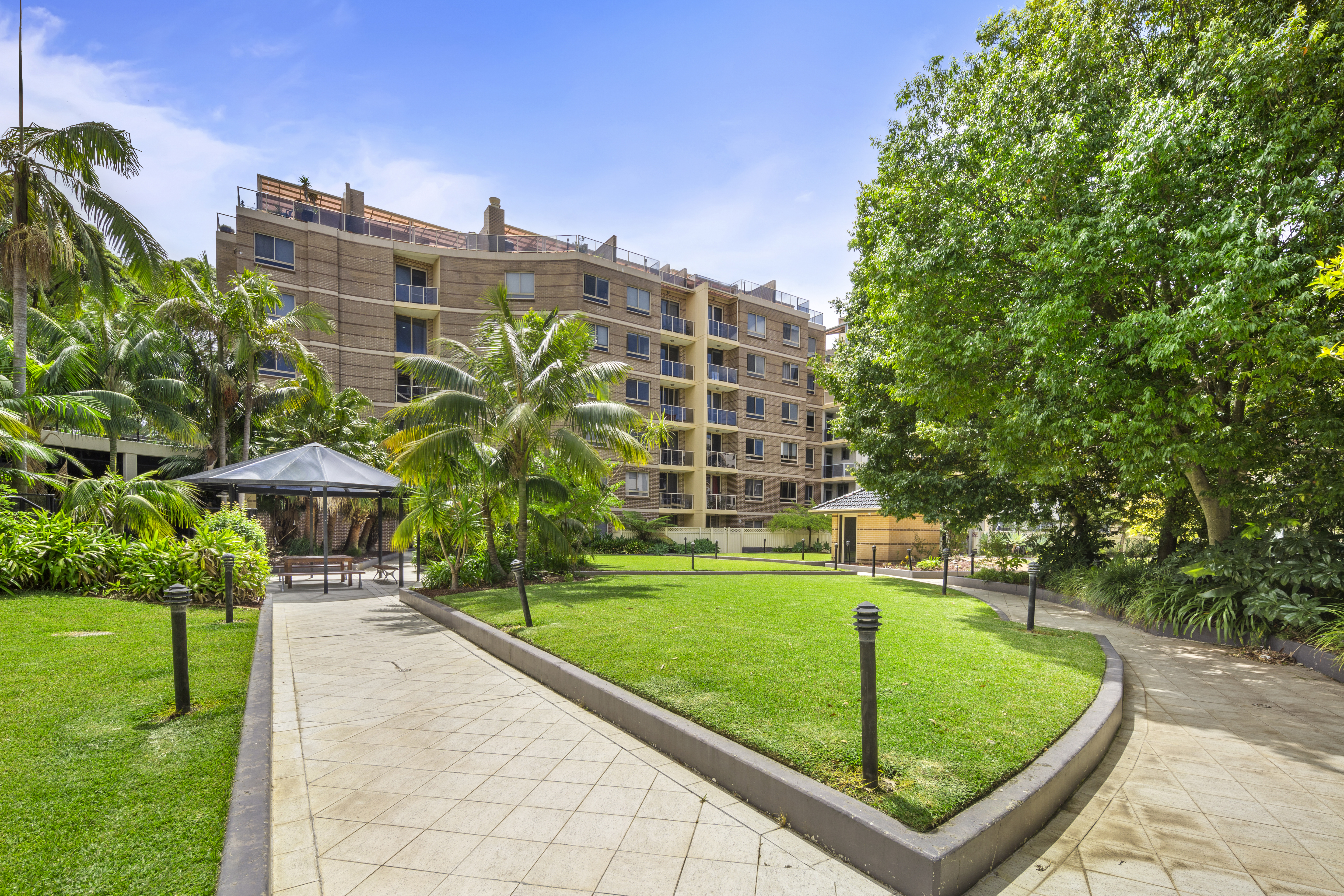 Image: Fantastic Ground Floor Apartment with a Private Courtyard