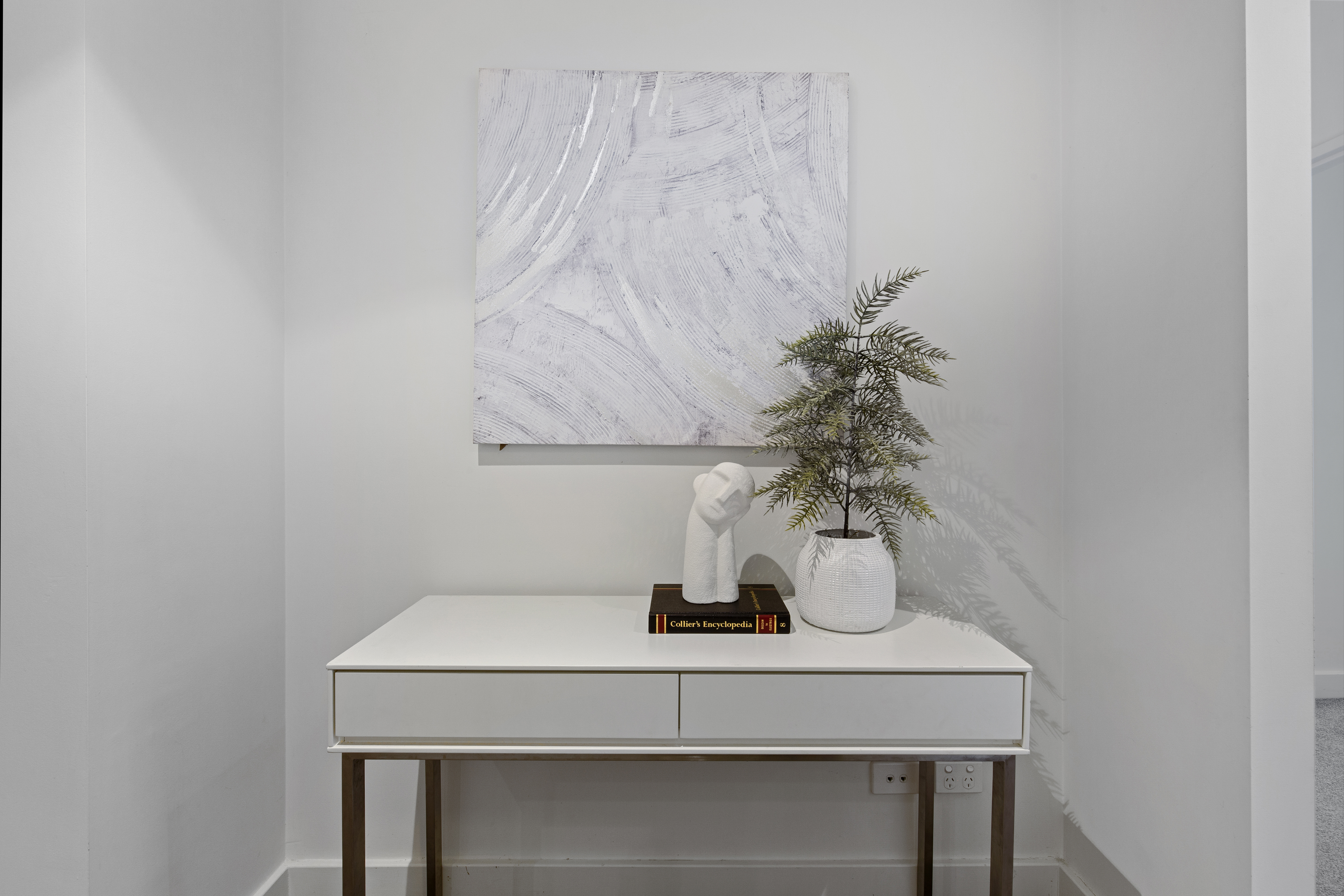 Image: SOLD BY VICKY MI