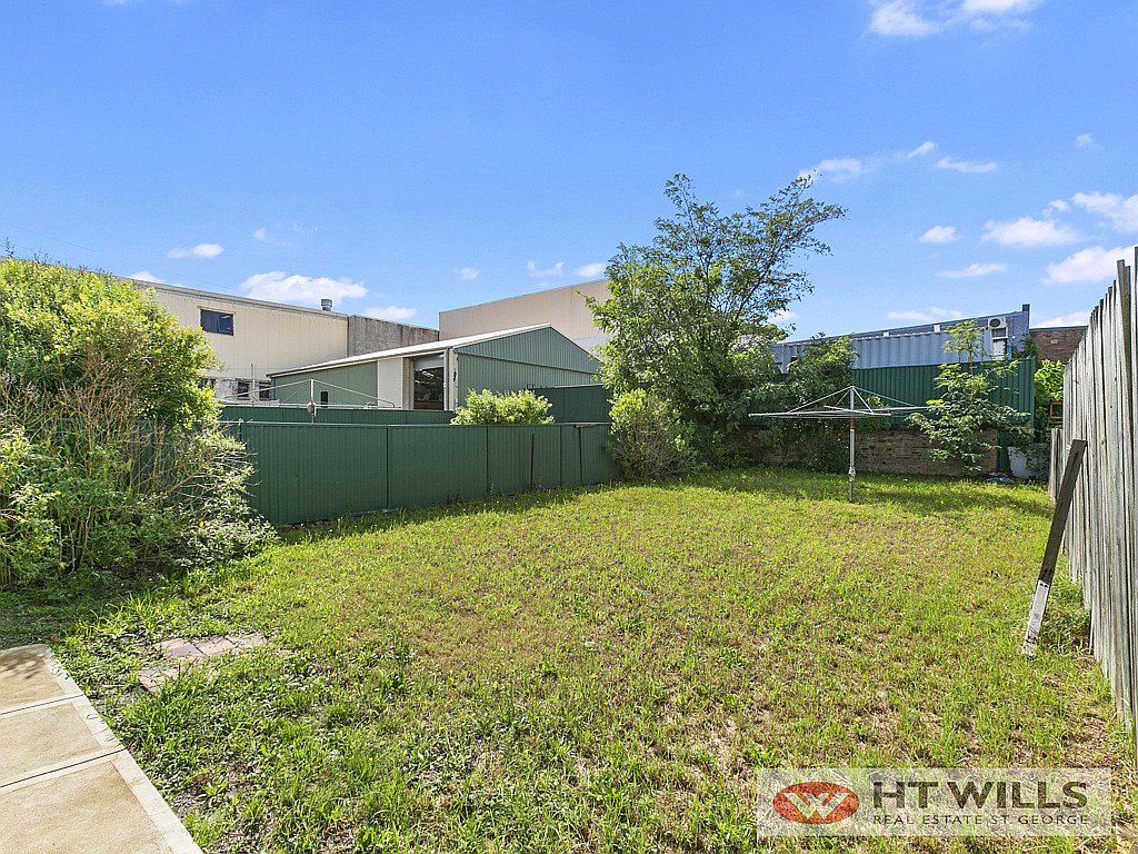 Image: Double Brick semi attached house only $859,000. Why buy a Unit?