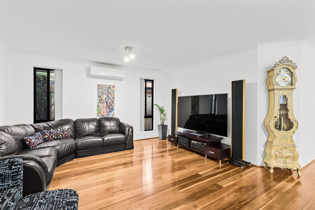 3x2 House for  at BUTLER