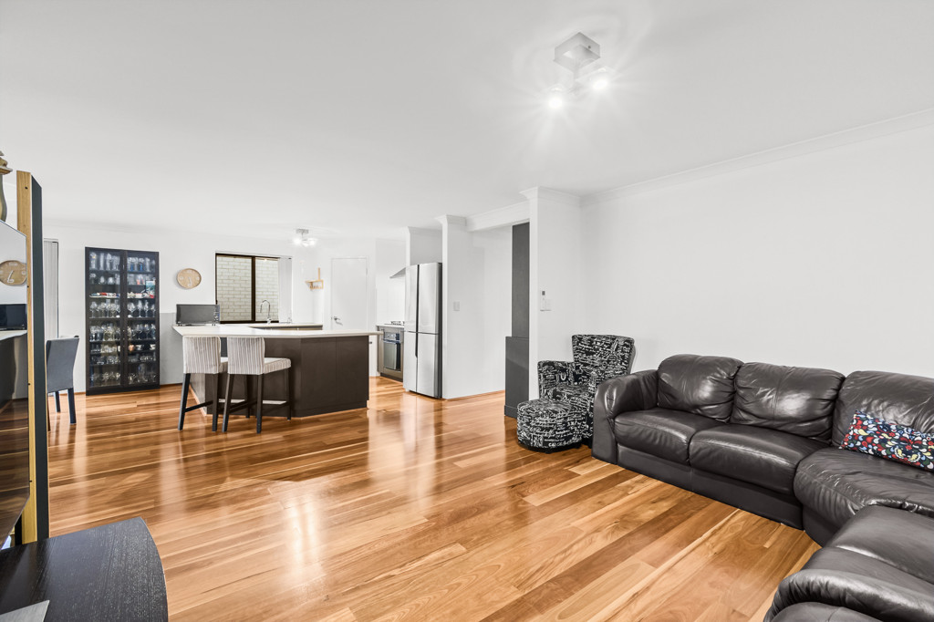 3x2 House for  at BUTLER