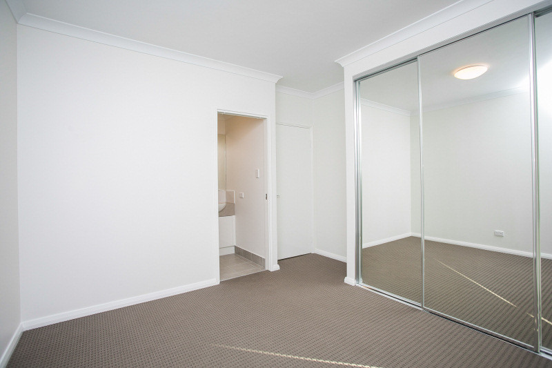 2x2 Apartment for  at MIDLAND