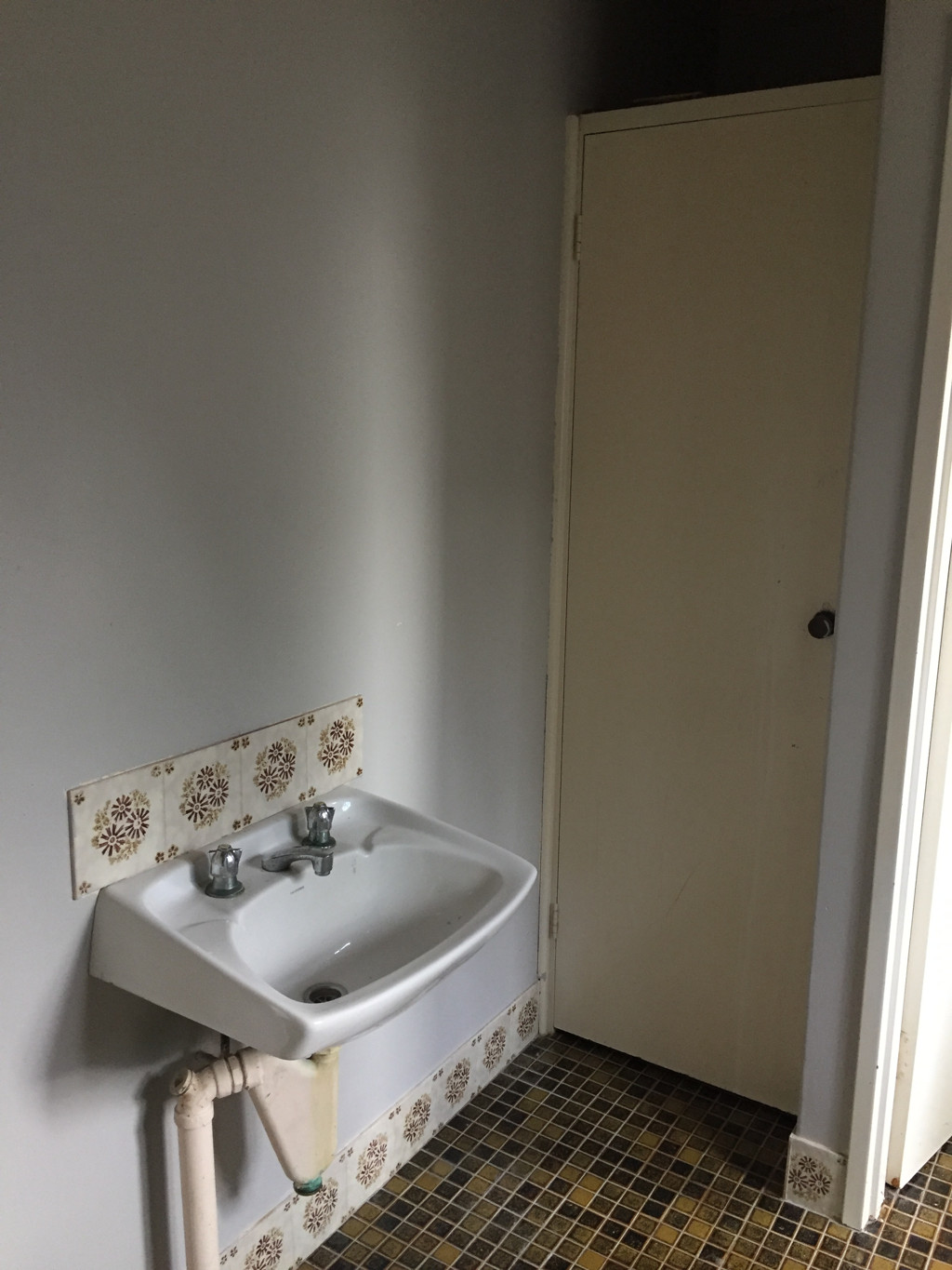 2x1 Apartment for  at WEST LEEDERVILLE