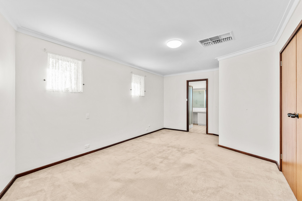 4x2 House for  at COMO