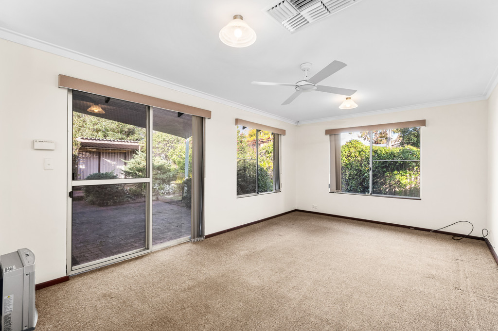4x2 House for  at COMO